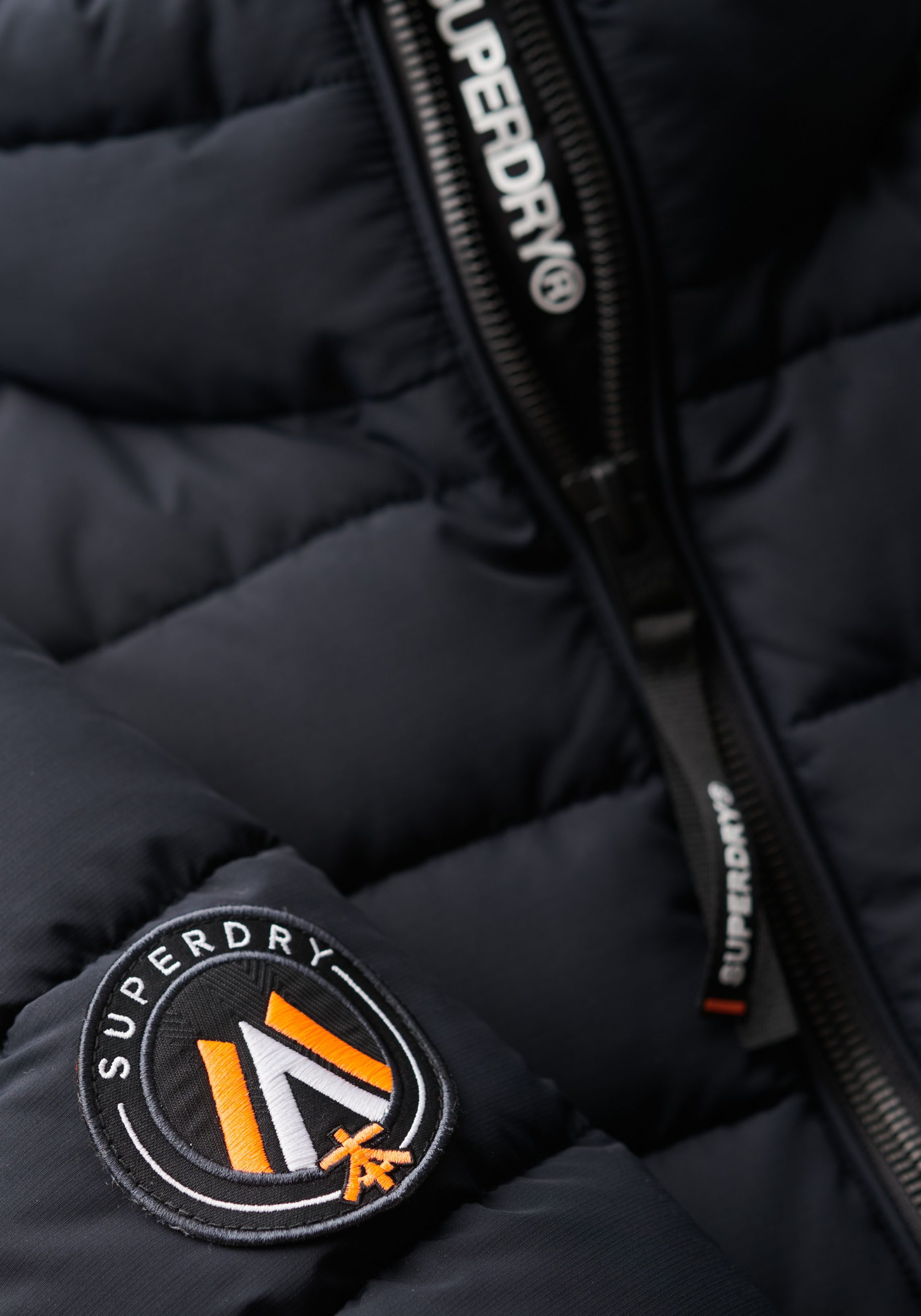 Superdry Gewatteerde jas FUJI EMB PADDED JACKET