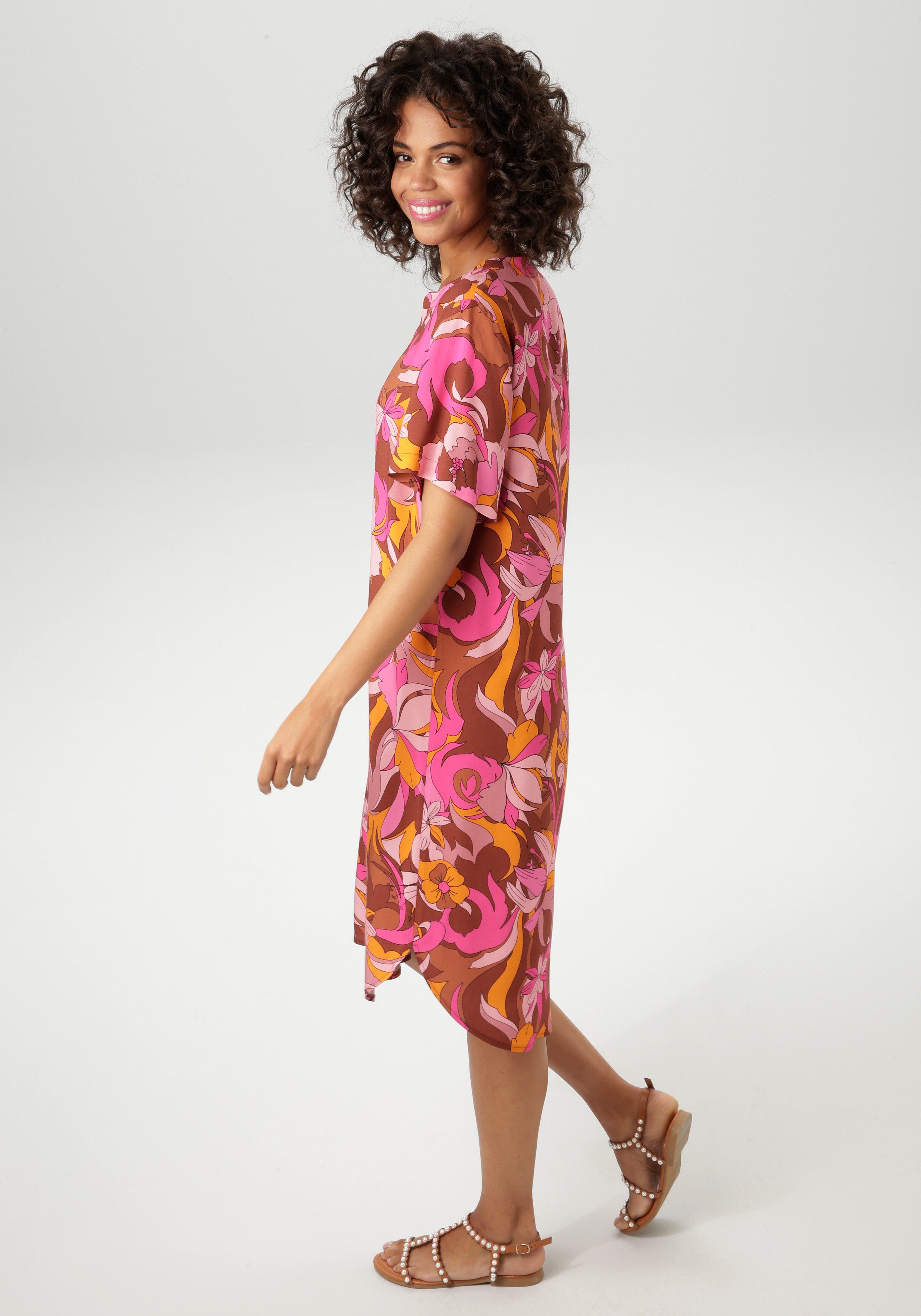 Aniston CASUAL Zomerjurk met extravagant, grafische bloemenprint - nieuwe collectie