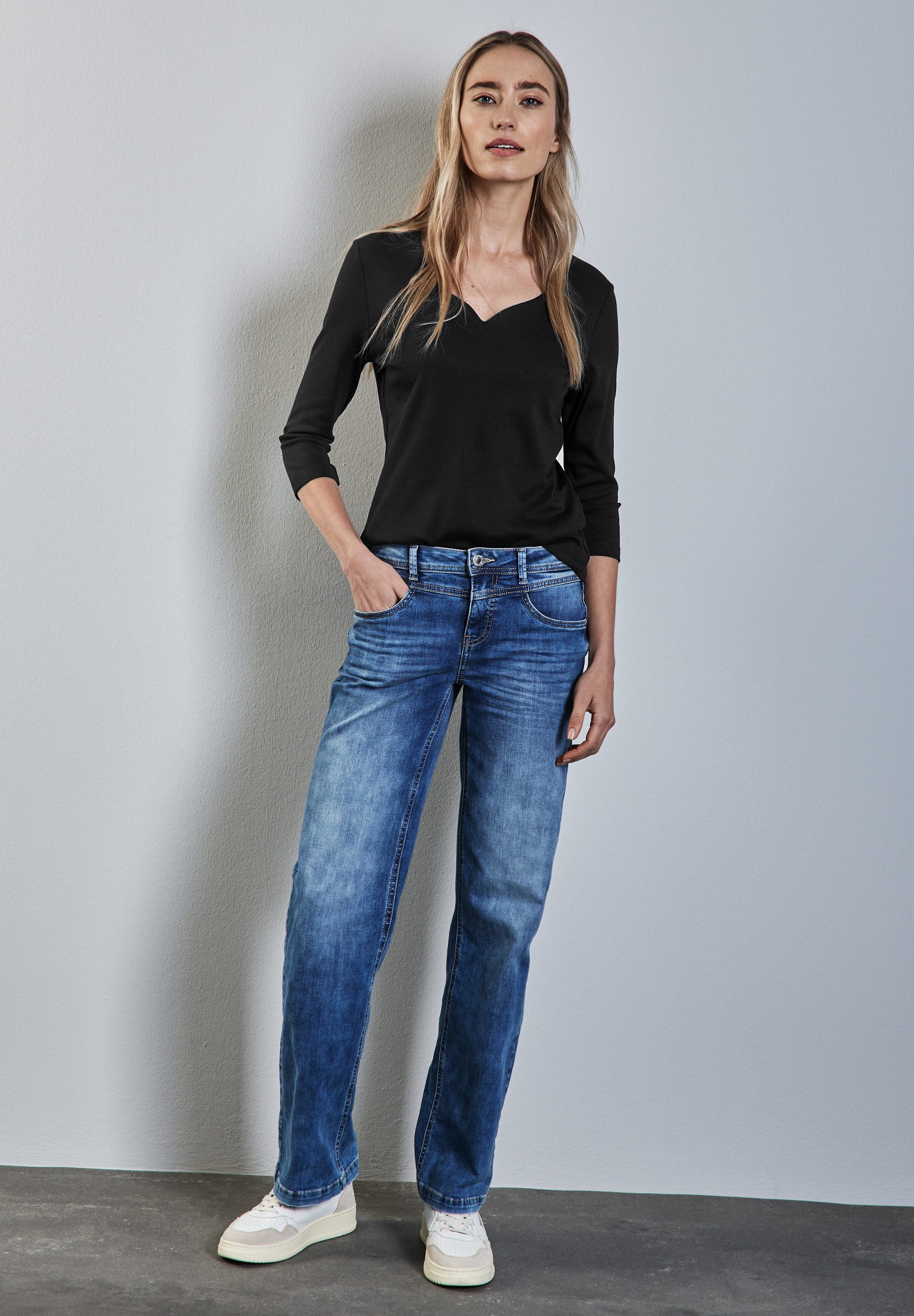 STREET ONE Shirt met lange mouwen met hartvormige halslijn