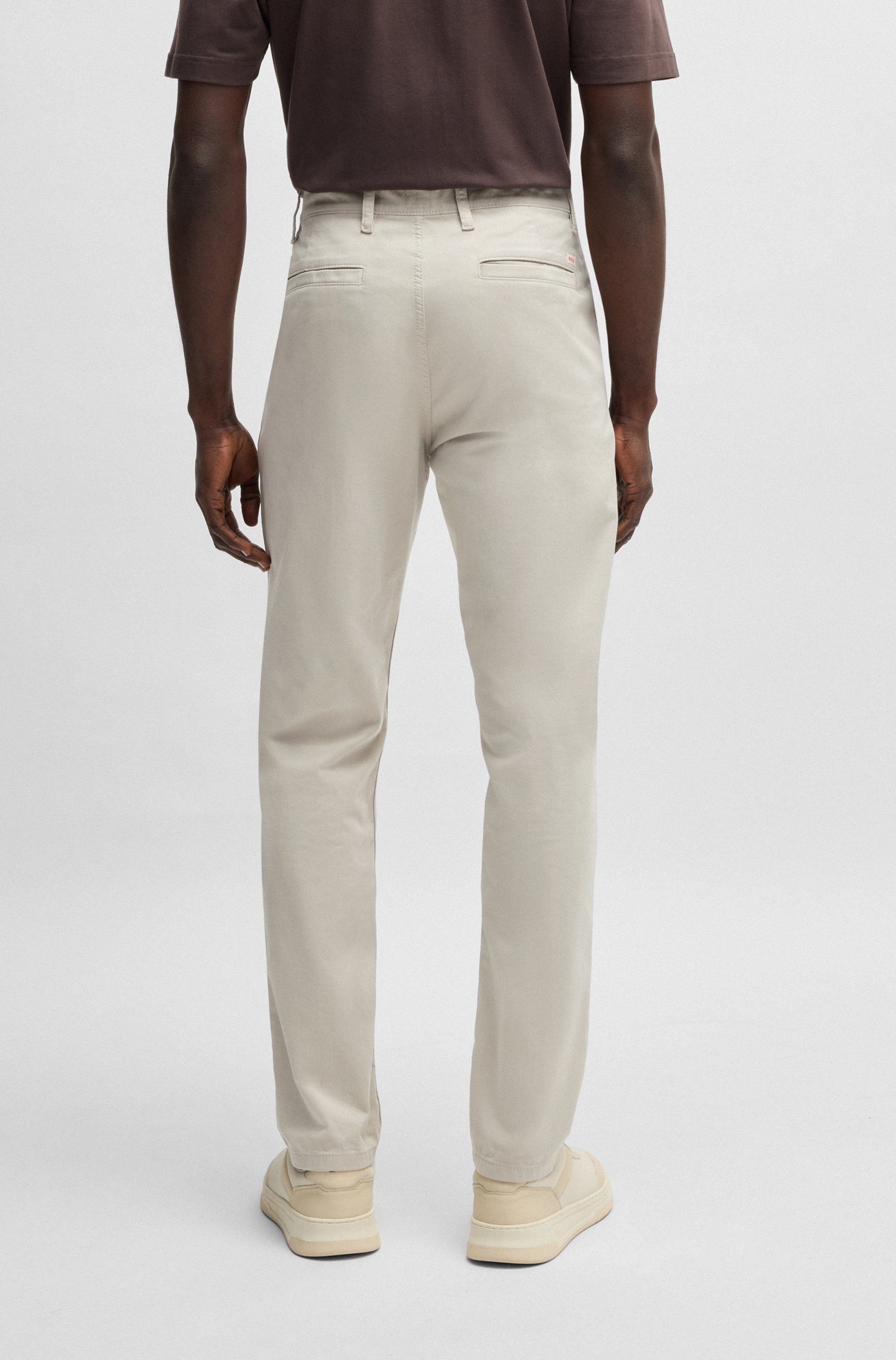 Boss Orange Chino TAPERED met boss-logo aan de achterkant
