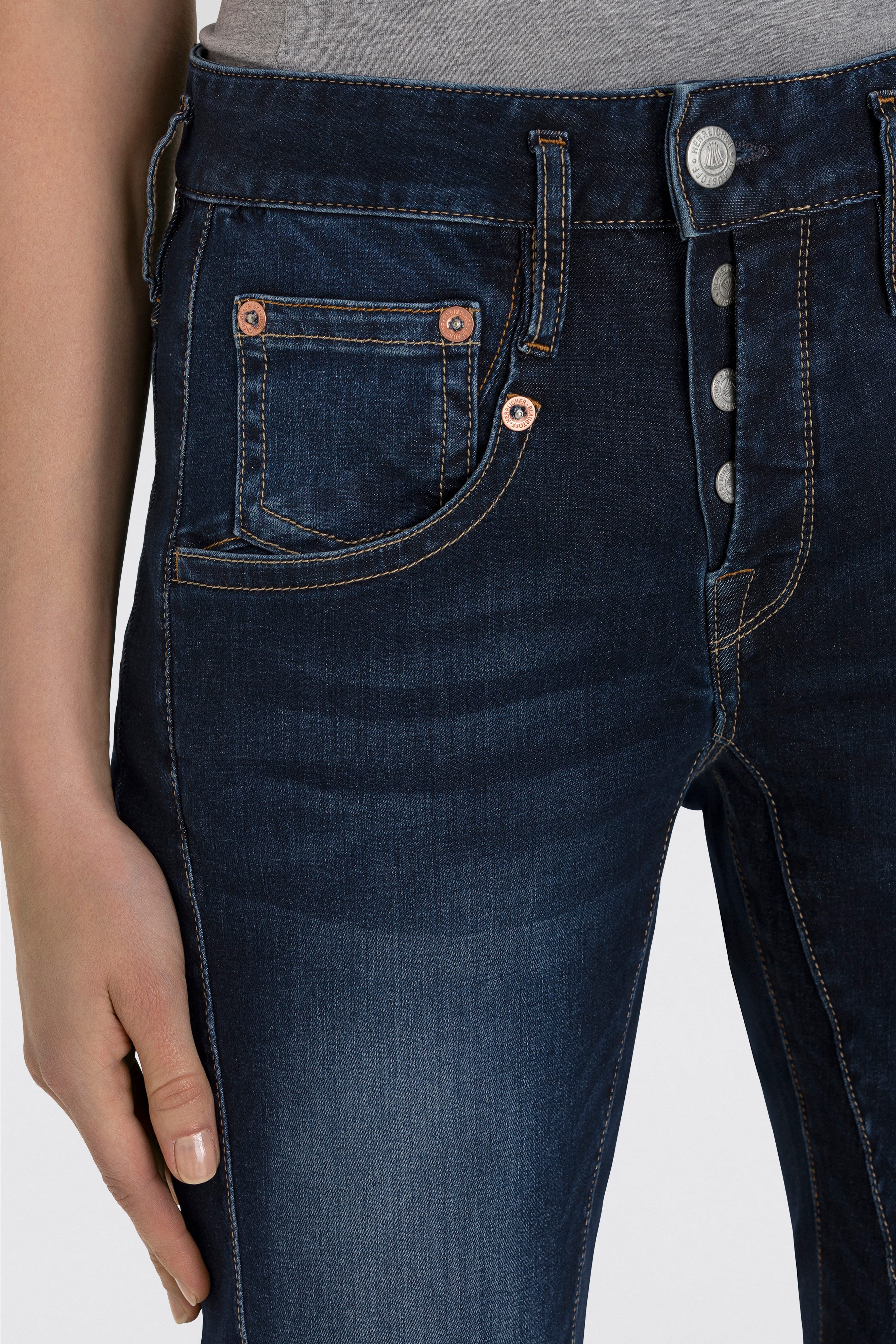 Herrlicher 7/8 jeans Shyra Cropped Reused Denim met diep zittende zakken aan de voorkant