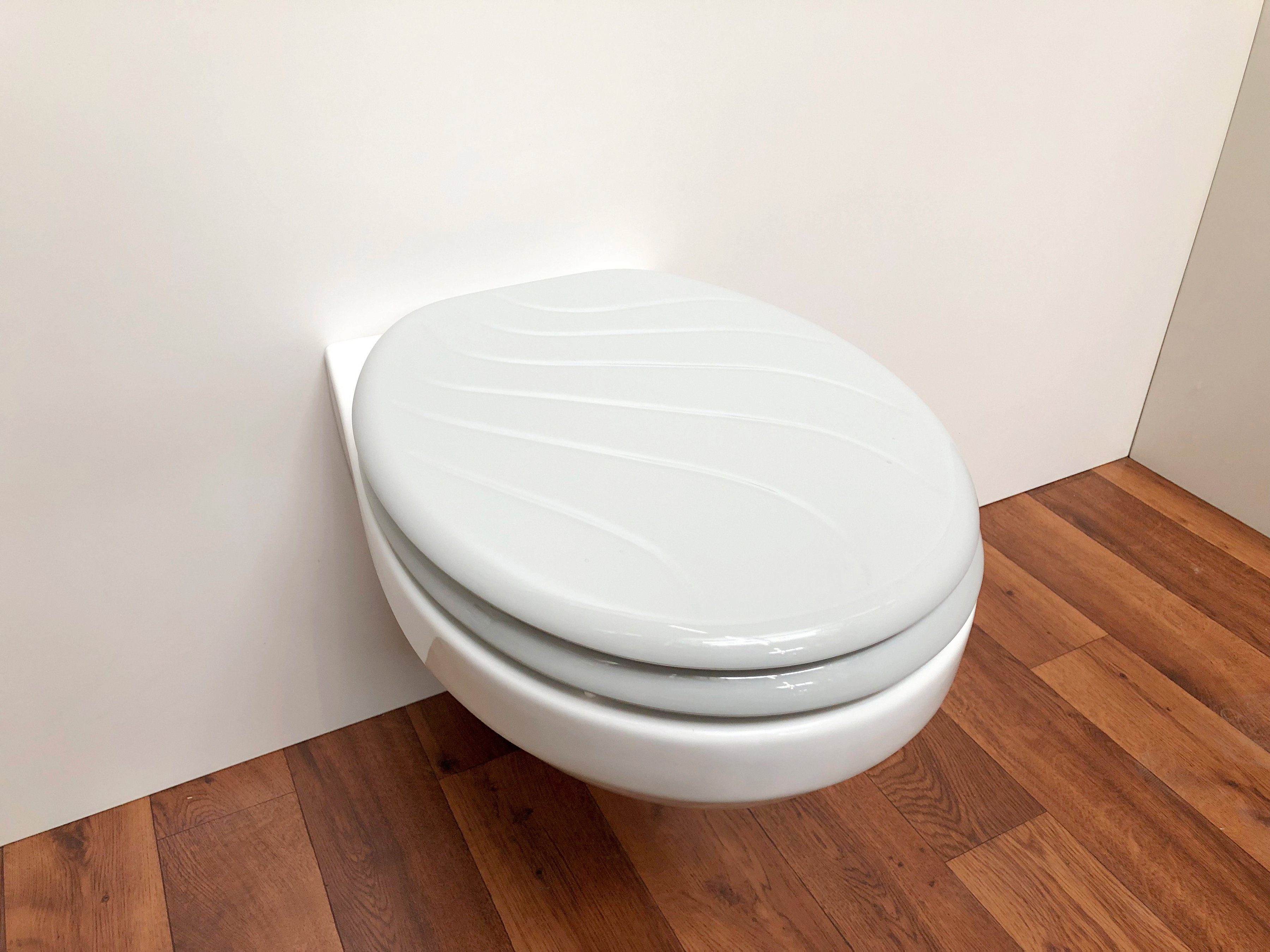 ADOB Toiletzitting Carina manhattan met messing verchroomde scharnieren