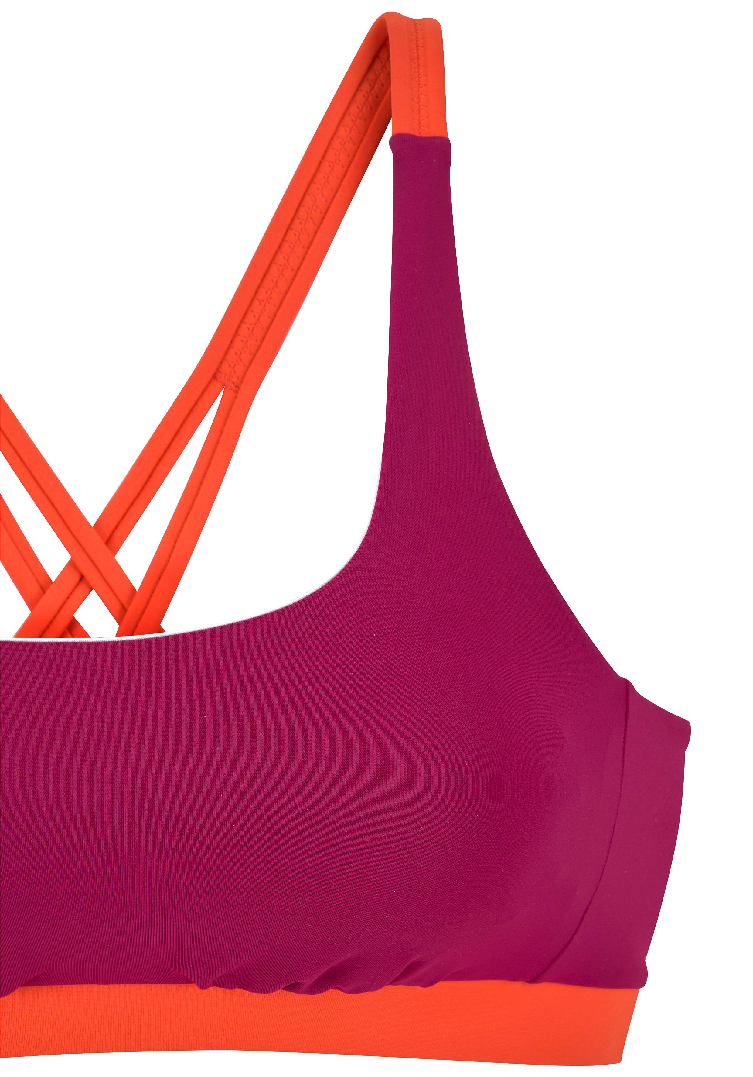 s.Oliver RED LABEL Beachwear Bustierbikinitop Yella met contrastkleurige details en gekruiste banden op de rug