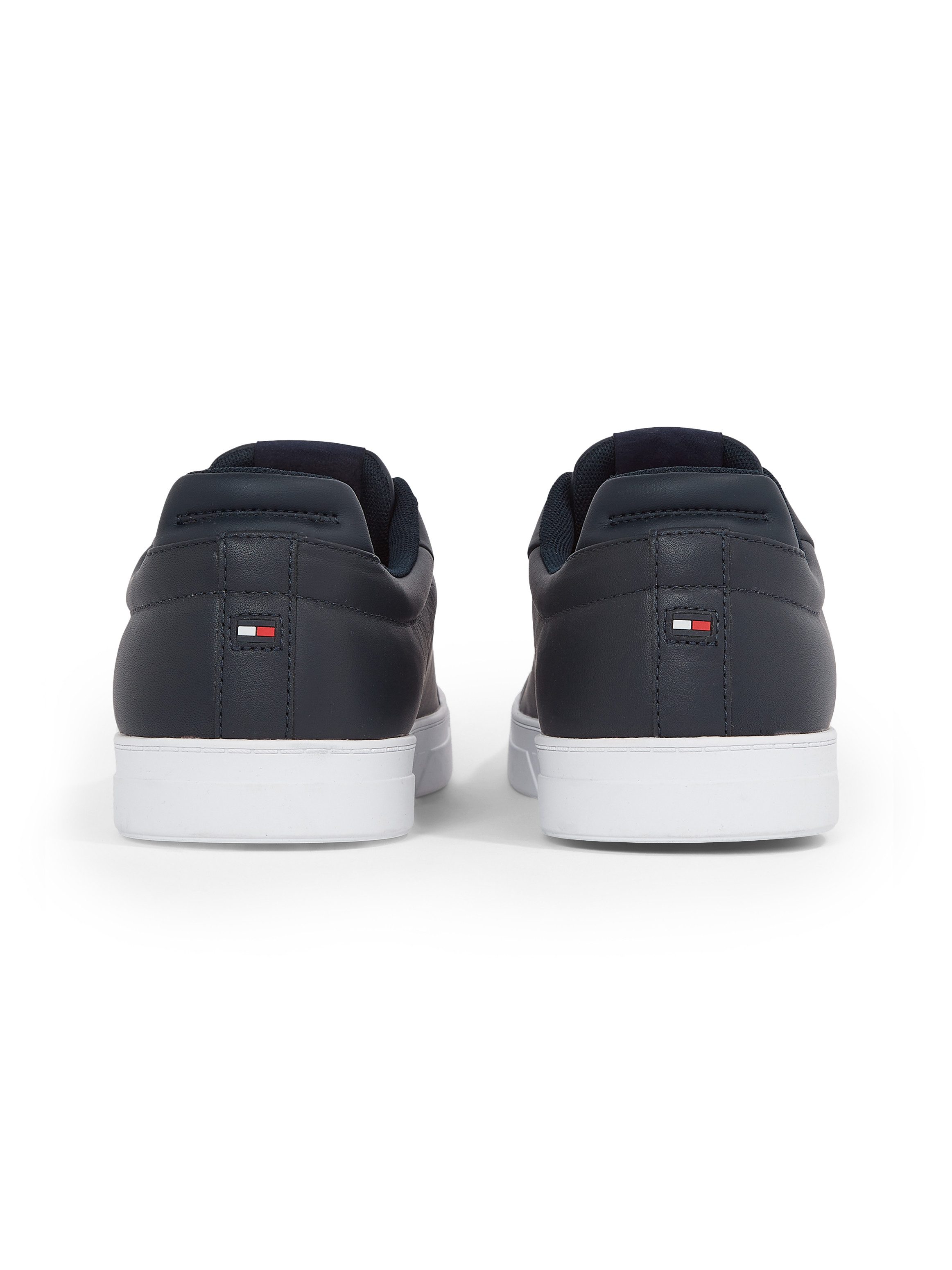 Tommy Hilfiger Sneakers ICON COURT LTH FLAG ESS vrijetijdsschoen, lage schoen, veterschoen met kleine logovlag
