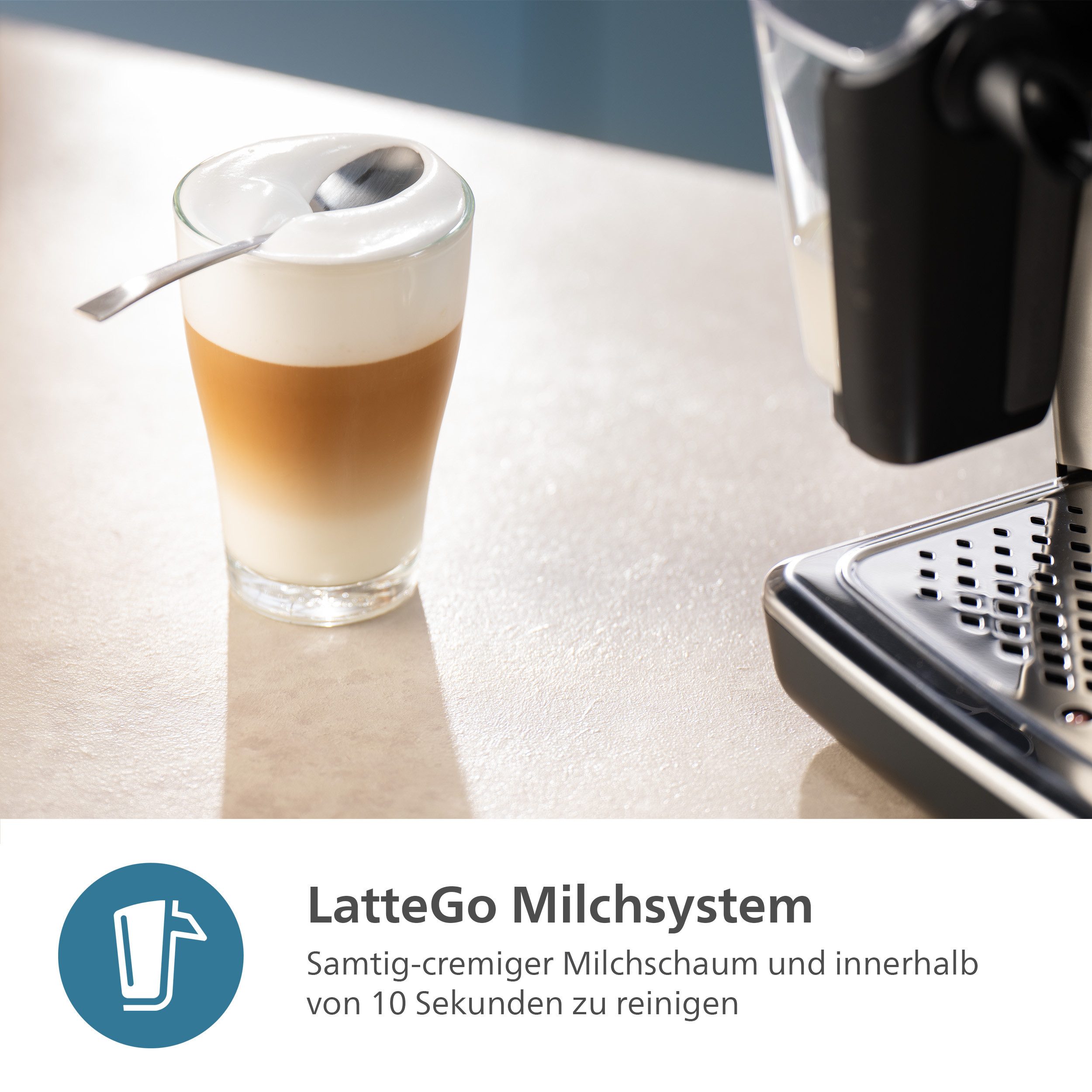 Philips Volautomatisch koffiezetapparaat EP5547/90 5500 Series, 20 koffiespecialiteiten (heet of ijskoud)