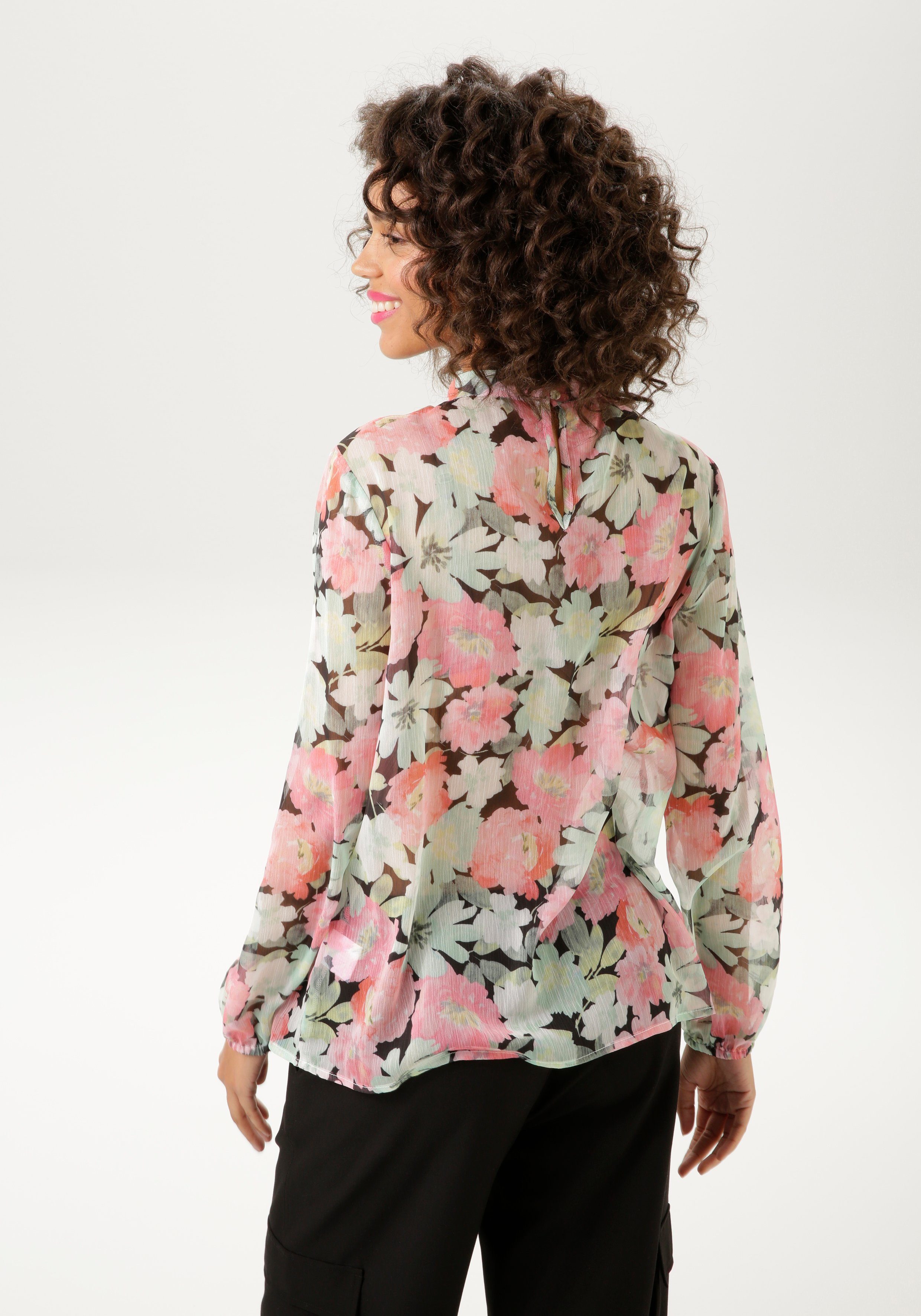 Aniston CASUAL Blouse zonder sluiting met romantische bloemen bedrukt