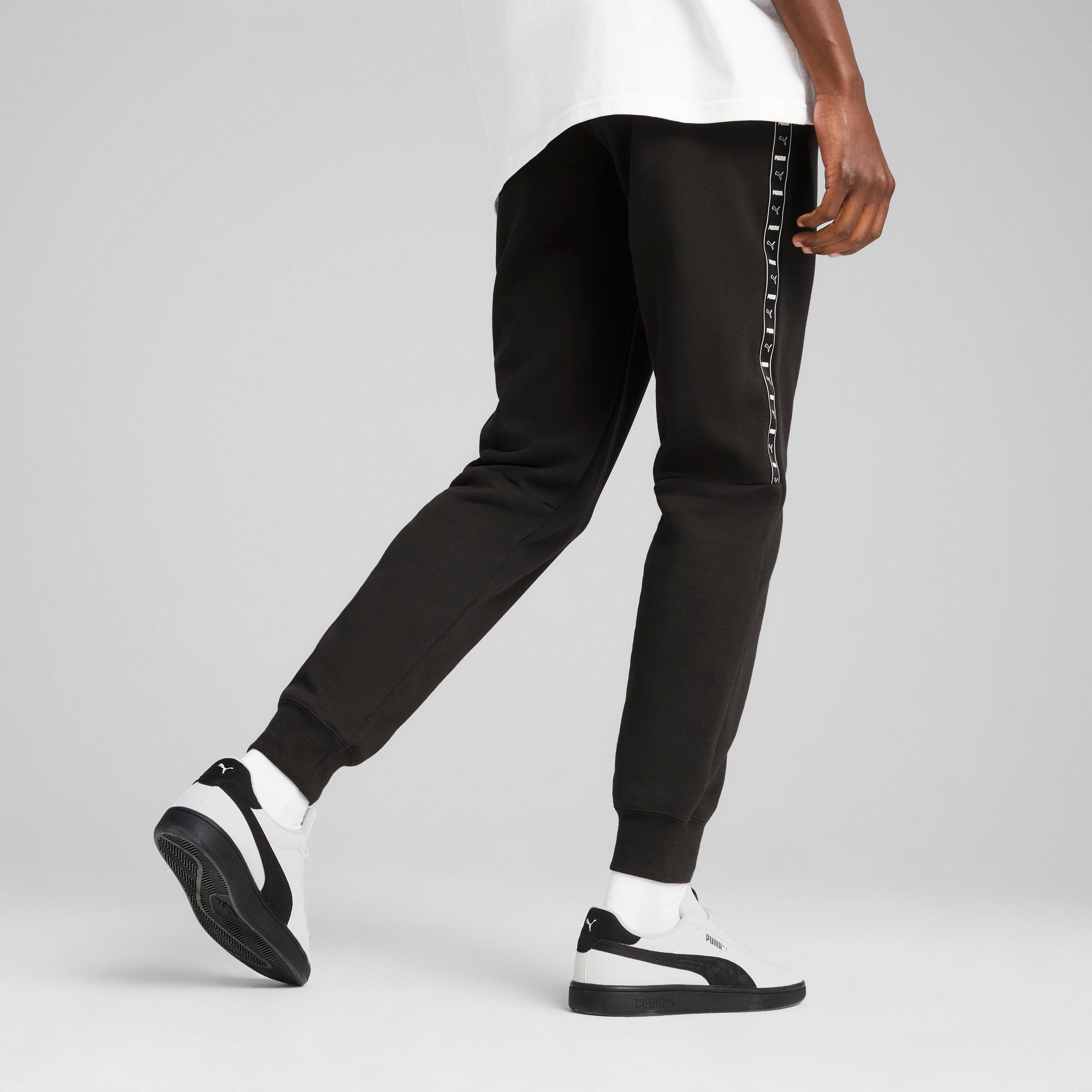 PUMA Trainingsbroek ESS TAPE SWEATPANTS FL CL