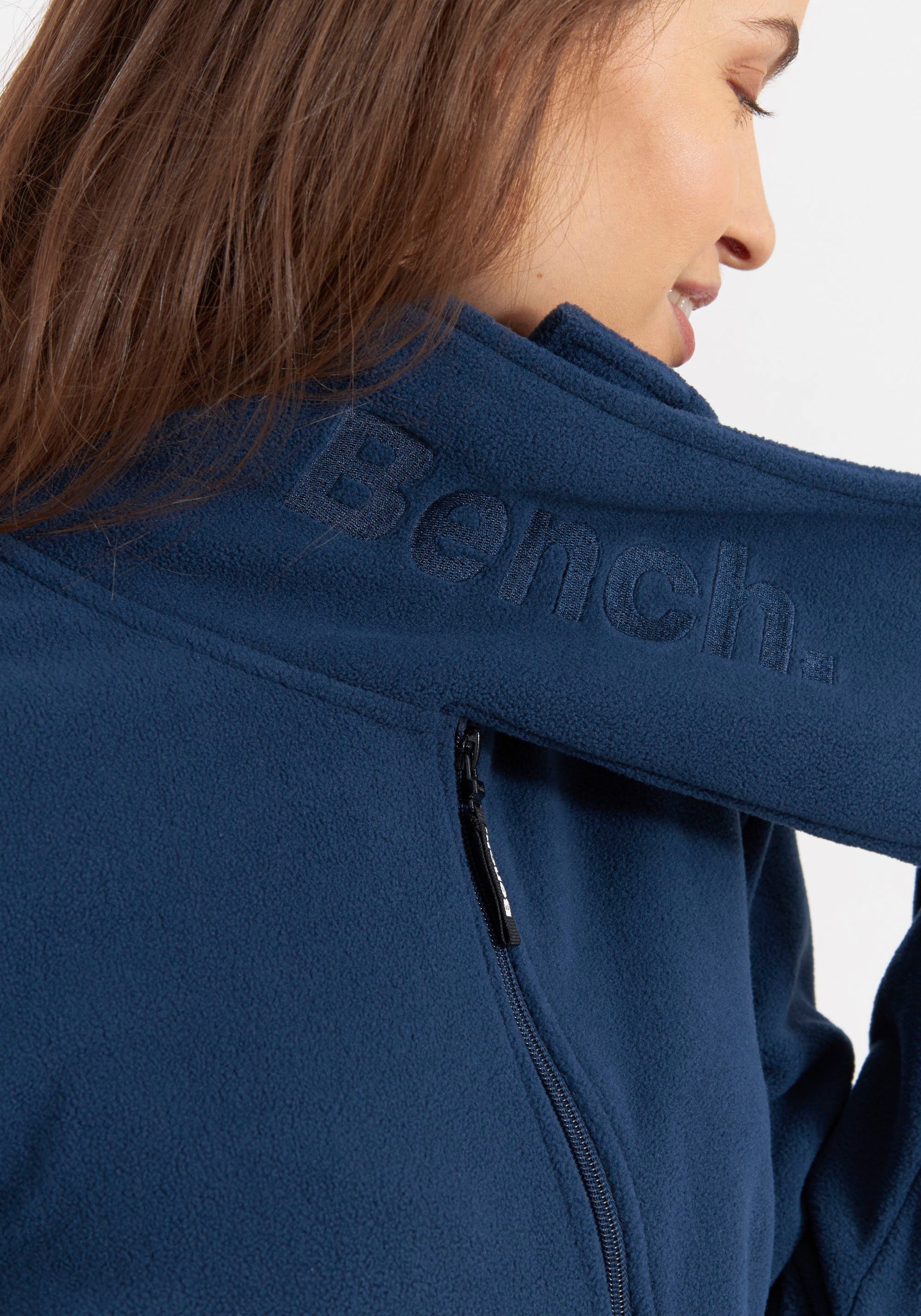 Bench. Fleecejack FUNNEL