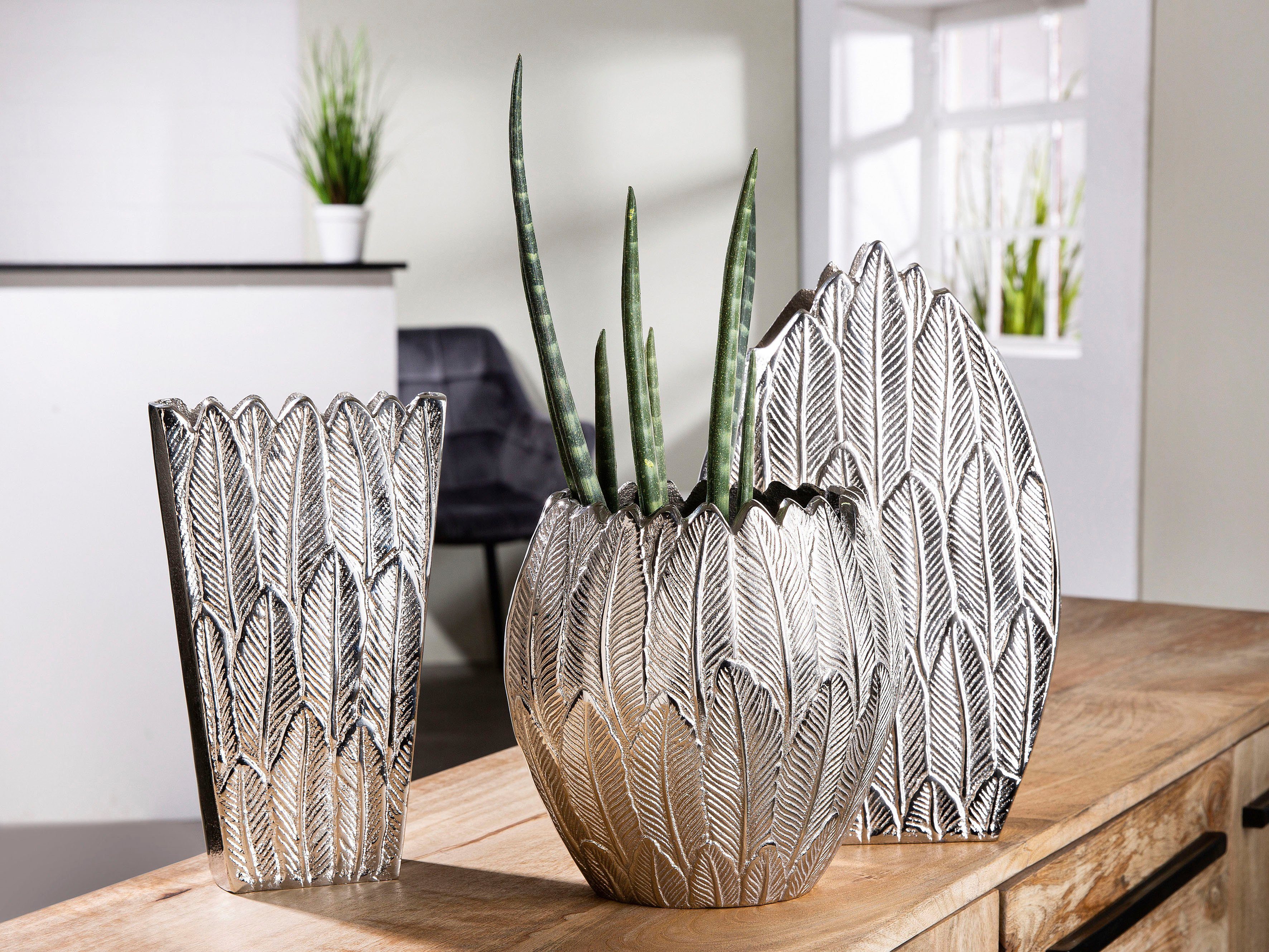 Casablanca by Gilde Siervaas Veer Vaas van aluminium, decoratief object, bolvorm (1 stuk)