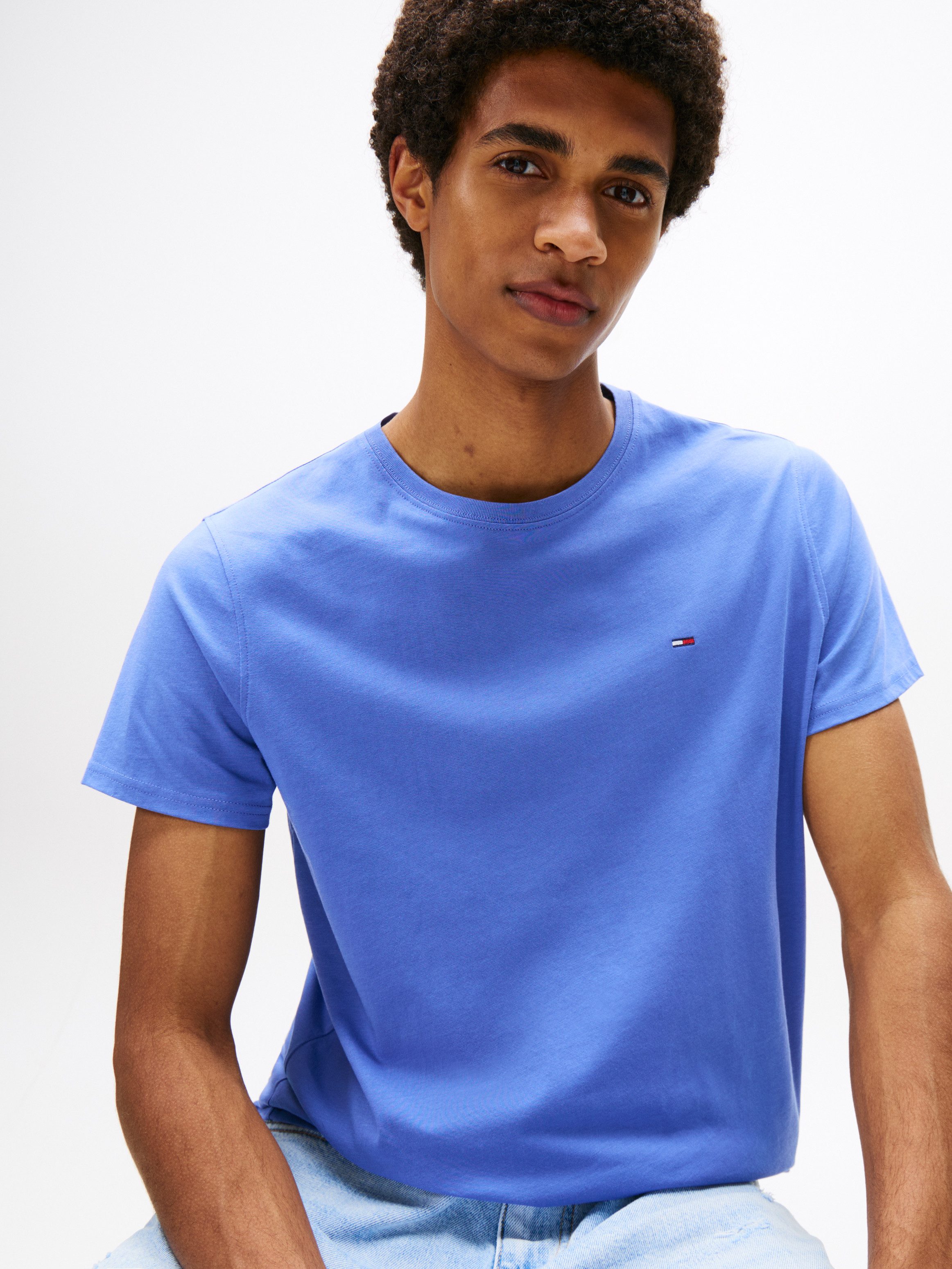 TOMMY JEANS T-shirt TJM ESSENTIAL SOLID TEE met ronde hals en subtiele logo-vlag