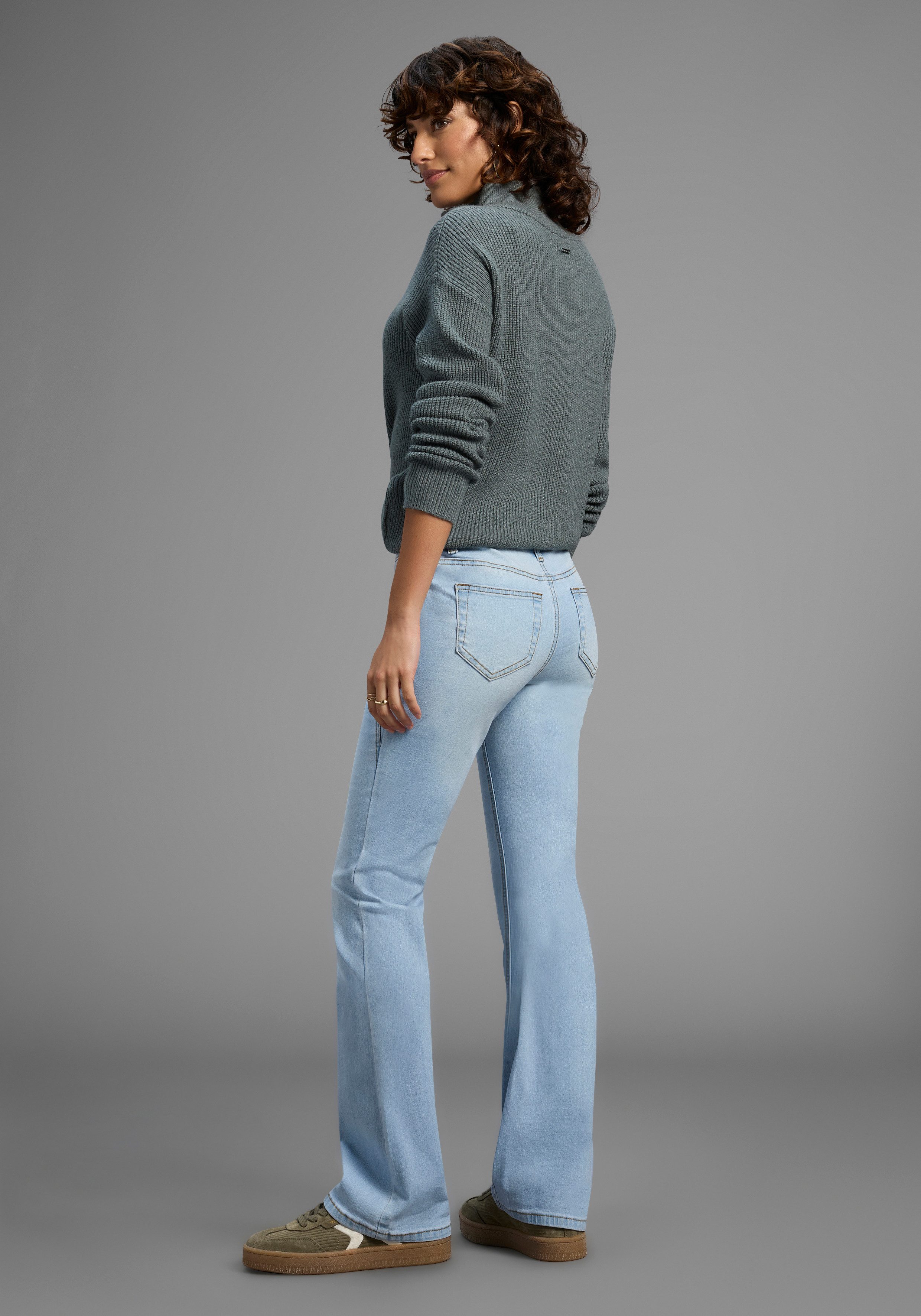 Arizona Bootcut jeans Tailleband met zij-elastiek inzet hoge taille, bootcut, met stretch, klassieke 5-pocket-stijl