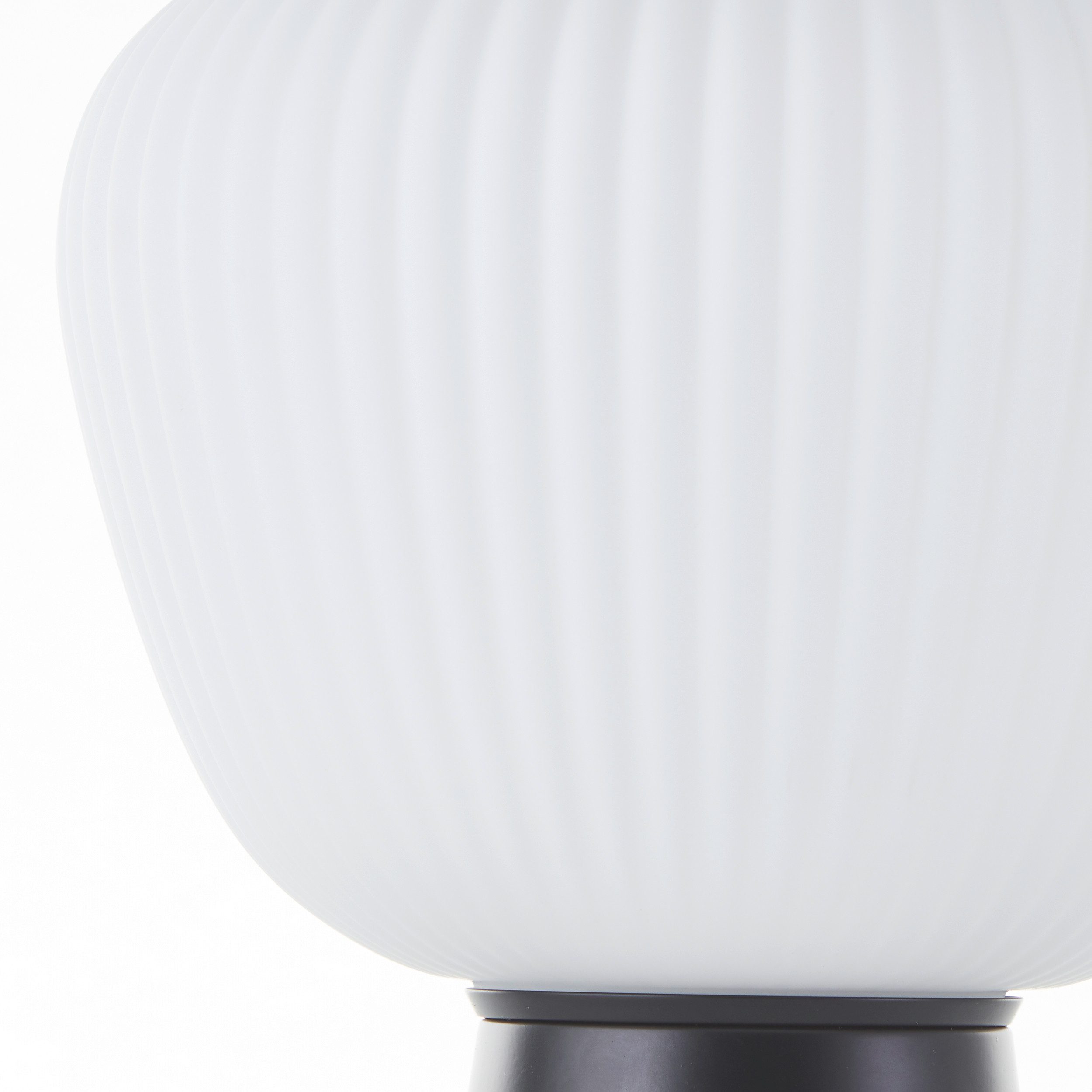 Brilliant Leuchten Tafellamp Kaizen met geribbeld opaalglas, ø 25 cm, e27, matte zwart/wit