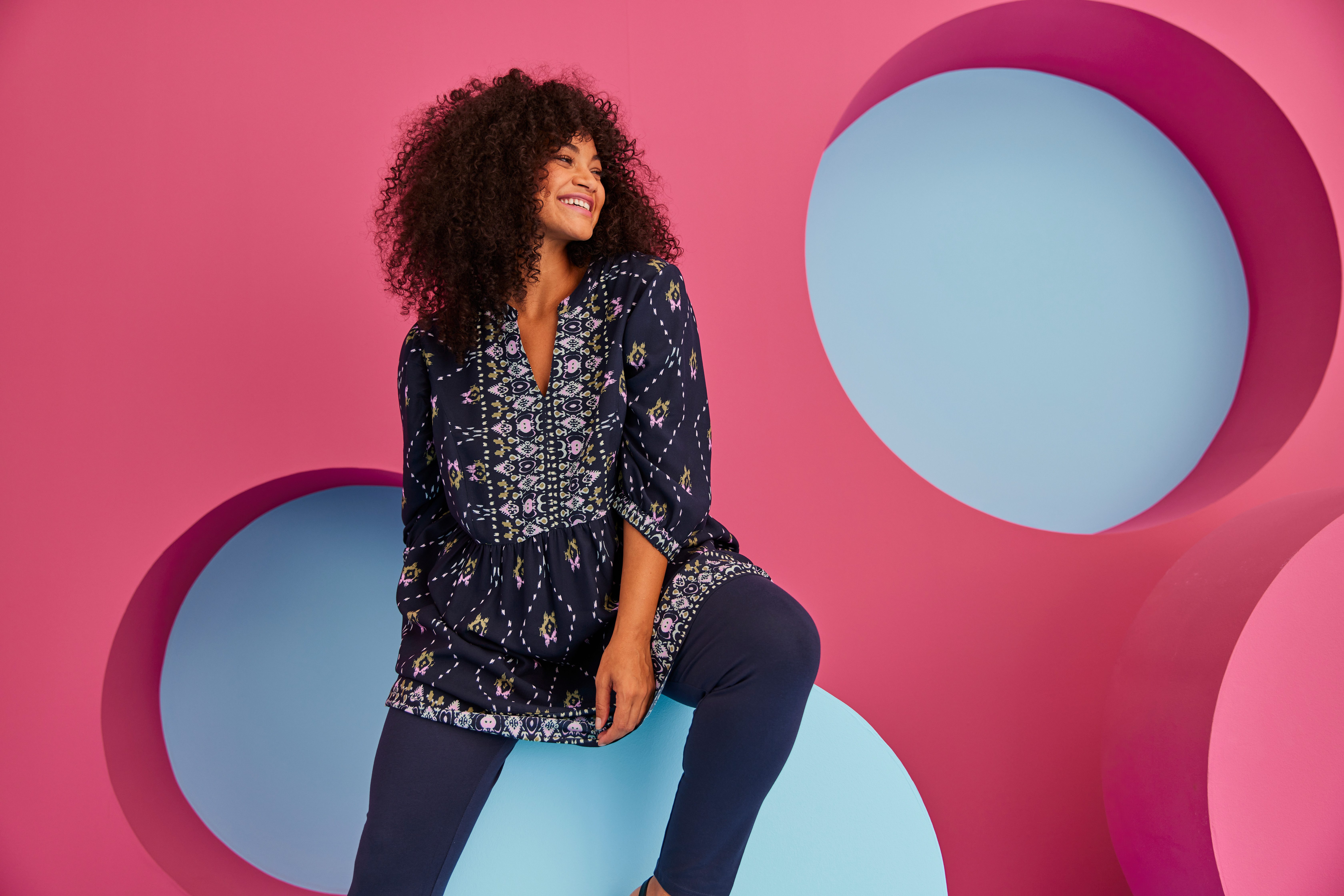 Aniston PLUS Tuniek met fantasierijke, kleurharmonische print - nieuwe collectie