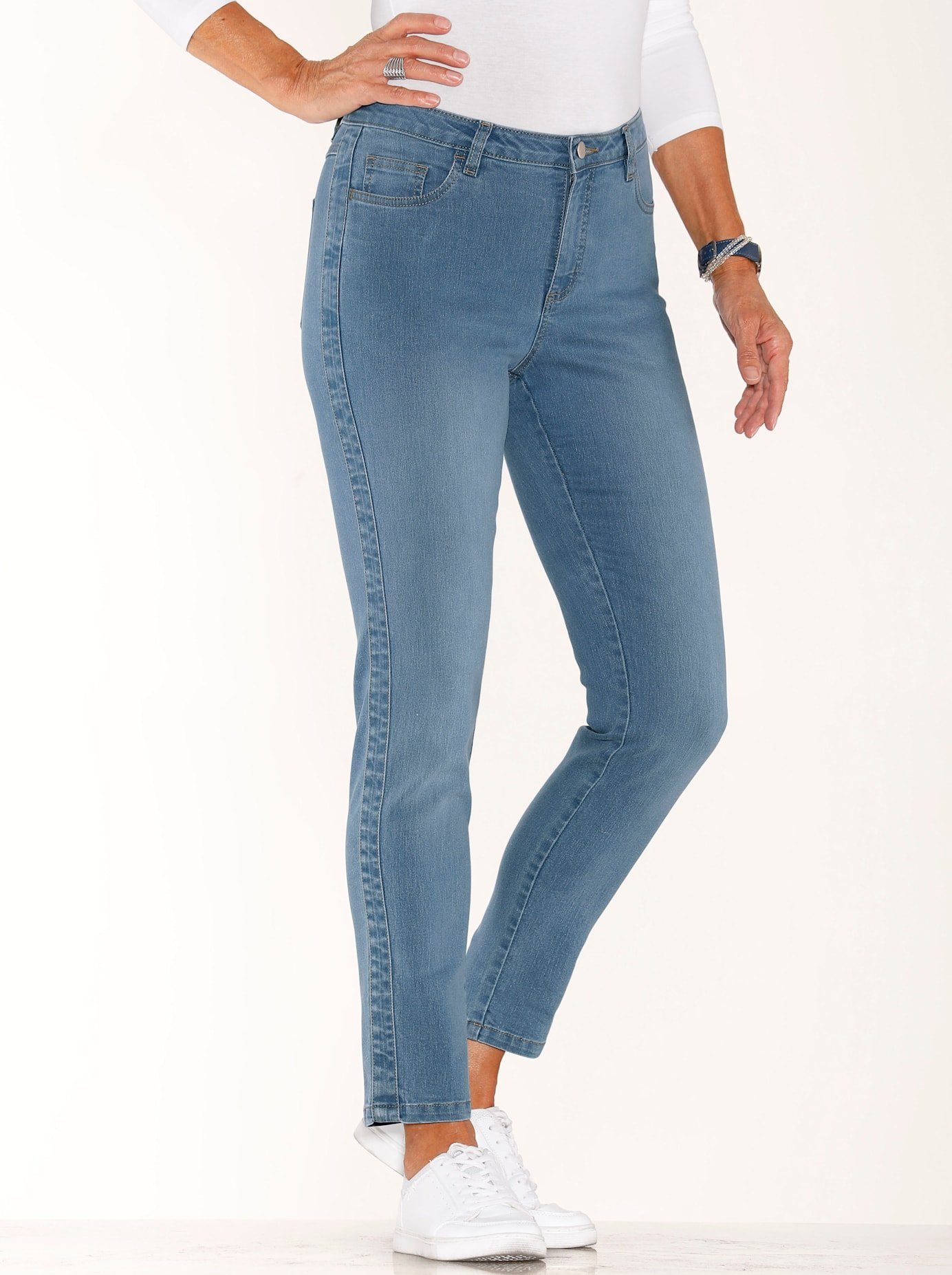 Classic Basics 7 8 jeans
