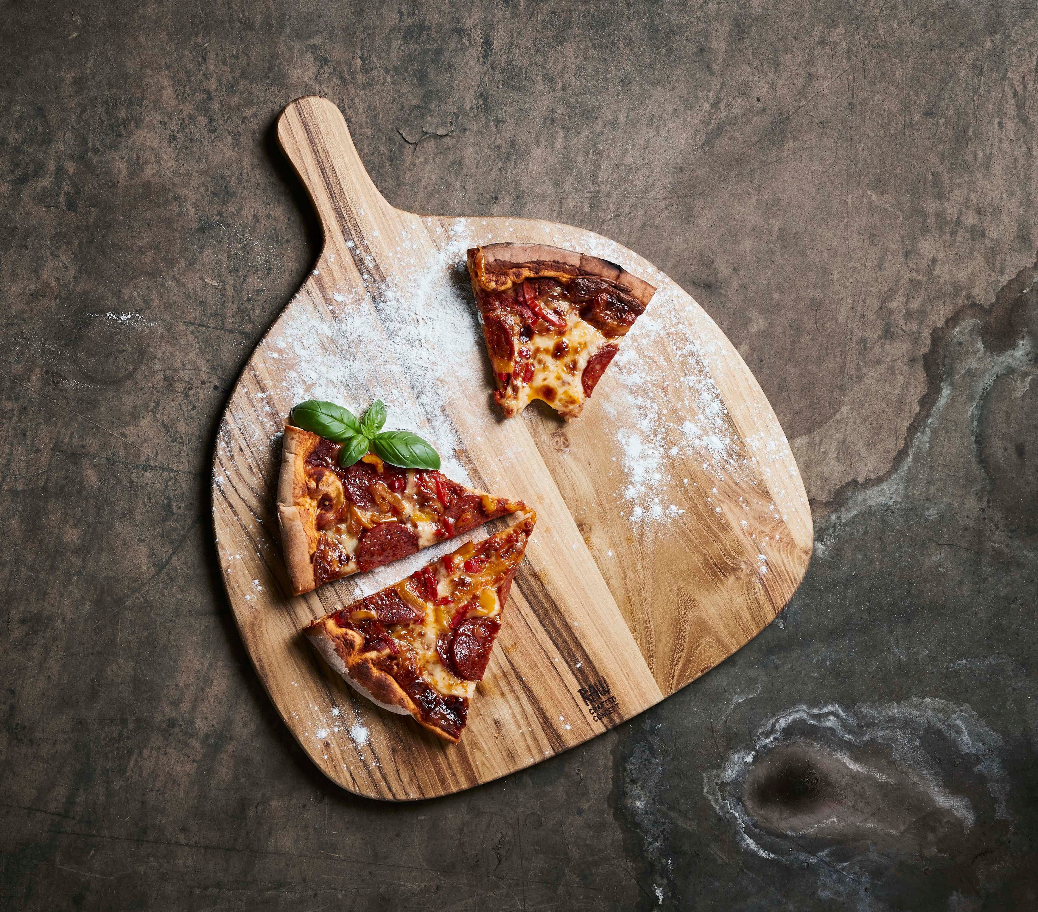 aida RAW Pizza snijplank RAW Teak organisch design