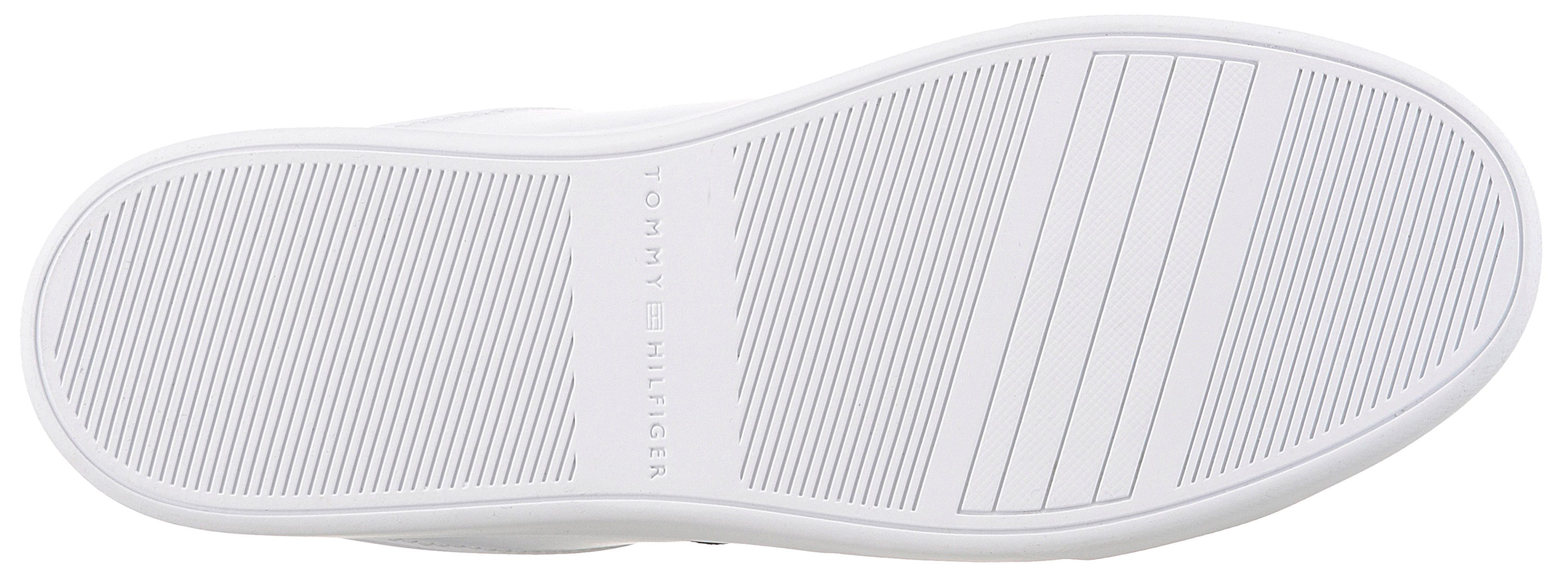 Tommy Hilfiger Plateausneakers ESSENTIAL COURT SNEAKER STRPS , vrijetijdsschoen, lage schoen, veterschoen met typische strepen