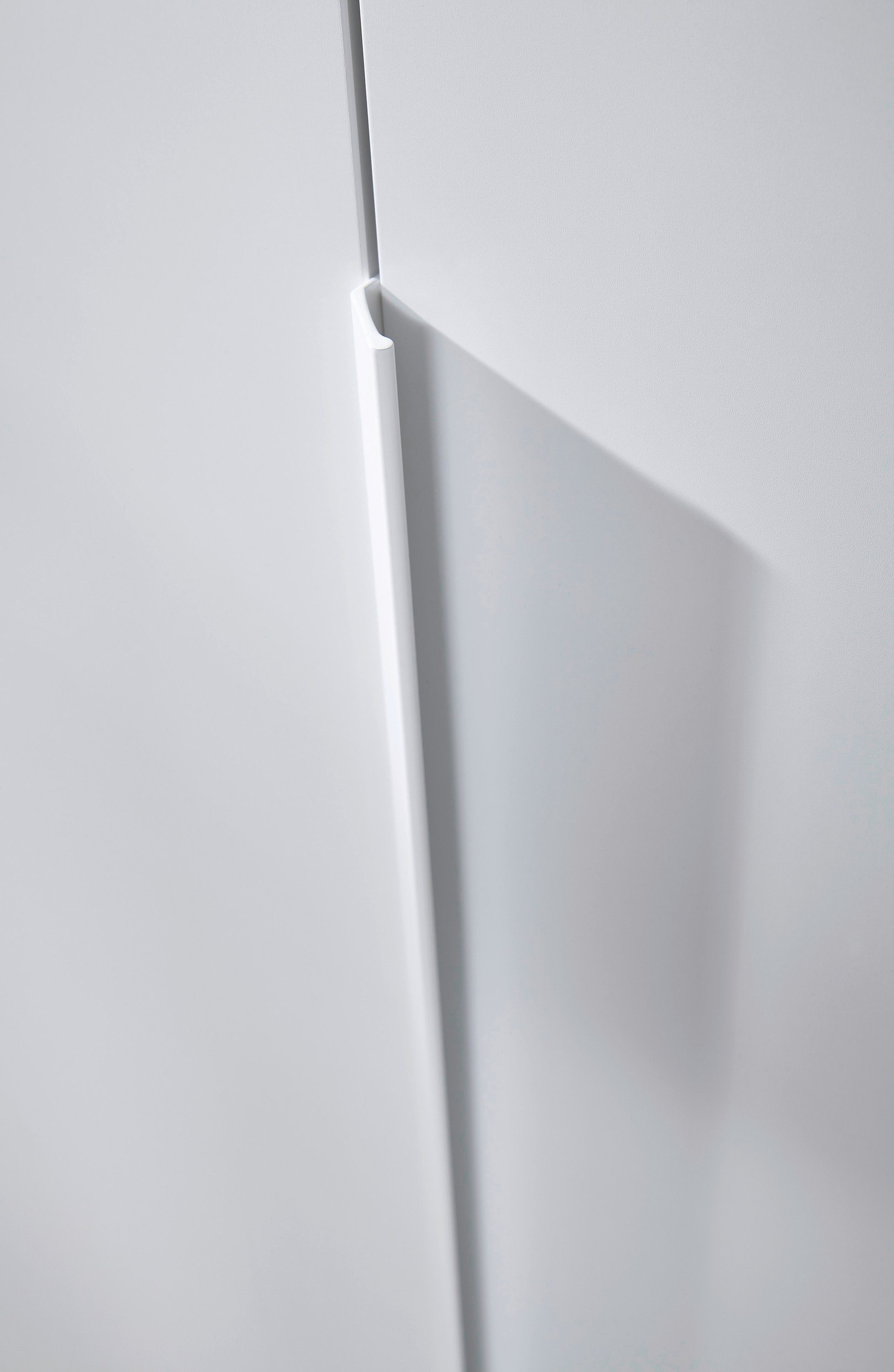 rauch Draaideurkast Purisma met laden en vele accessoires, met soft-closefunctie
