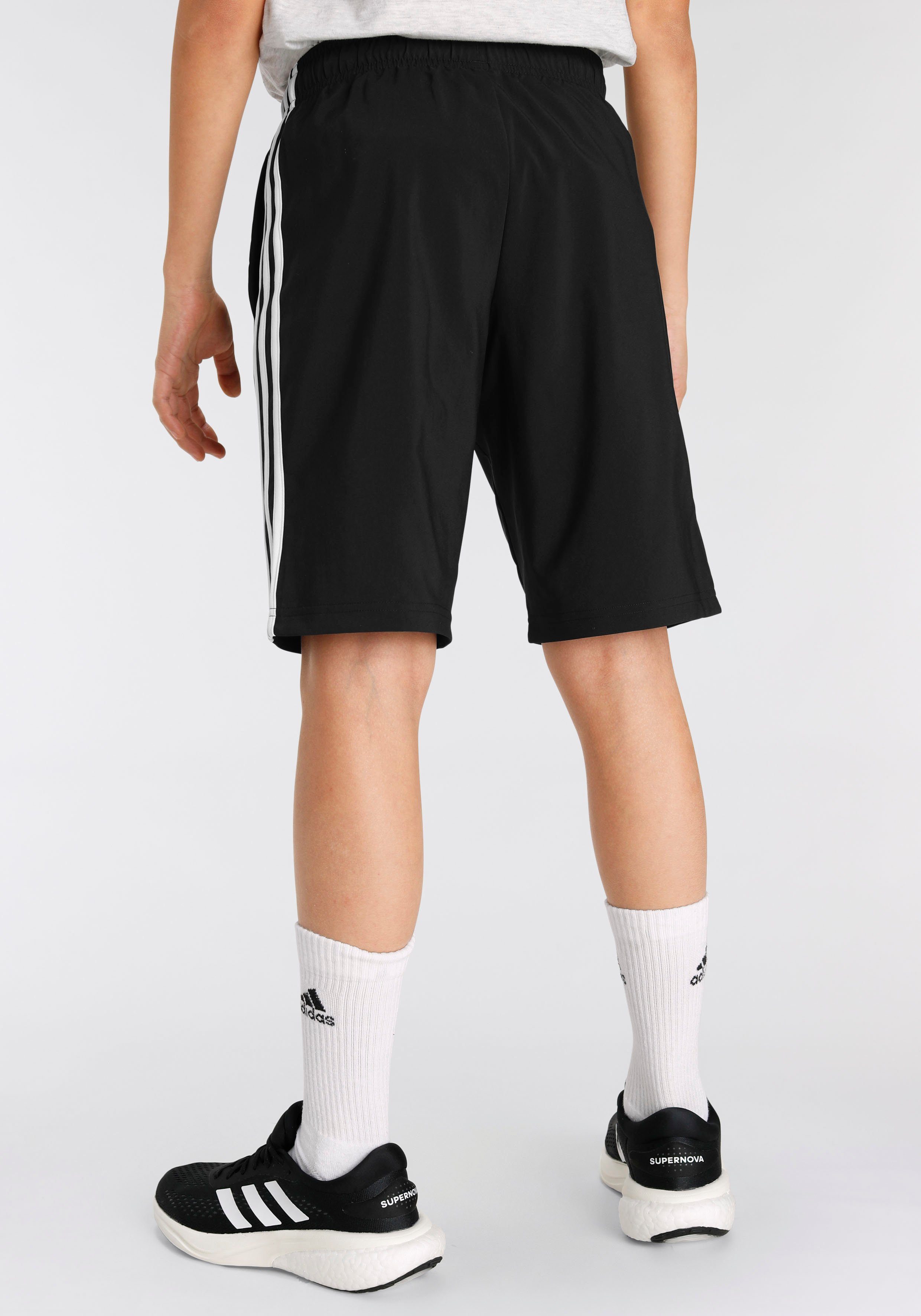 adidas Sportswear Short ESSENTIALS 3-STRIPES WOVEN (1-delig)