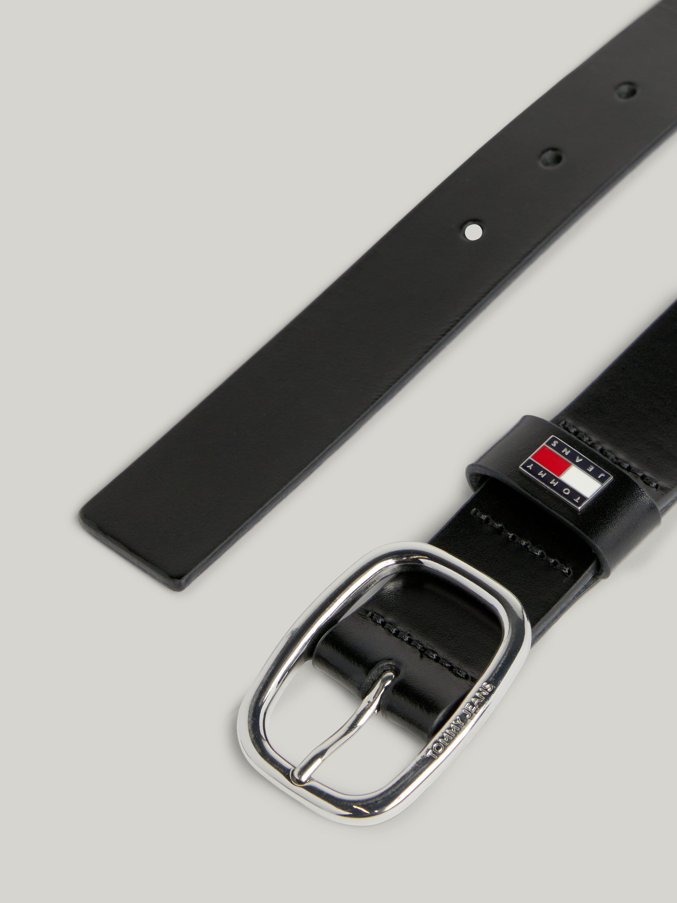 TOMMY JEANS Leren riem TJW OVAL 3.0 Ovale eenvoudig pin sluiting en logo op de sluiting