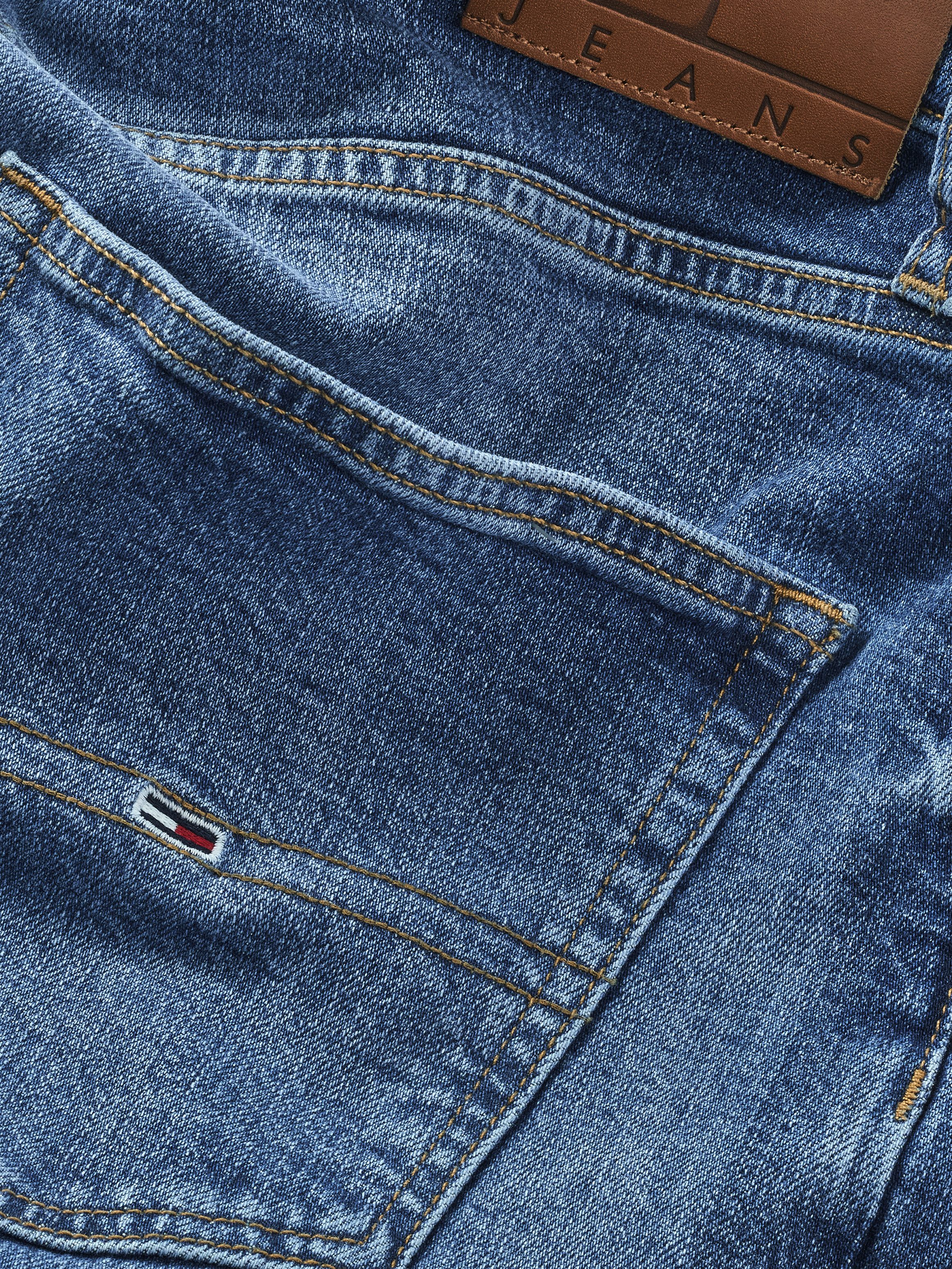 TOMMY JEANS Regular fit jeans DAD JEAN RGLR TPRD met gestempeld logo