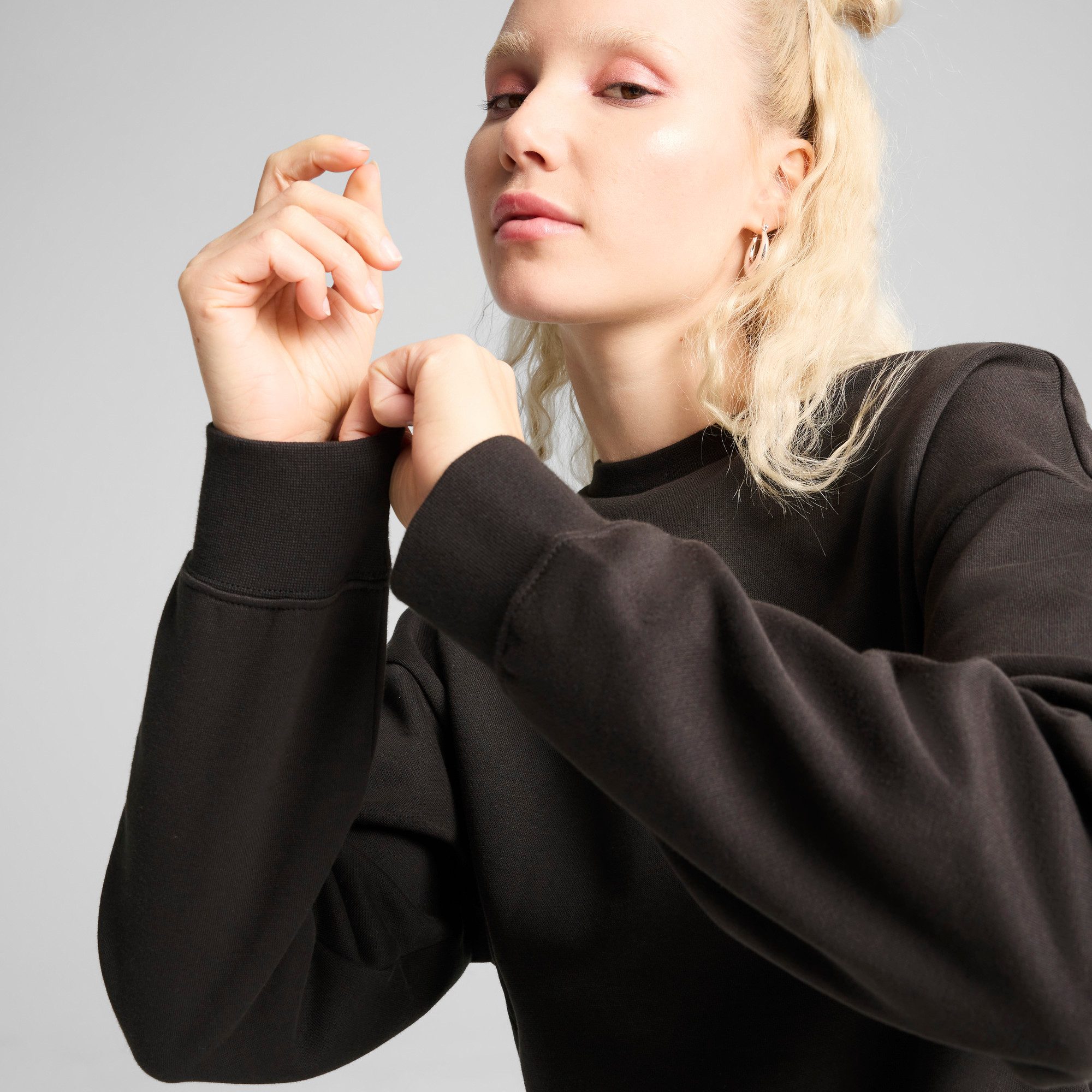 PUMA Shirt met lange mouwen ESS OVERSIZED CREW FL