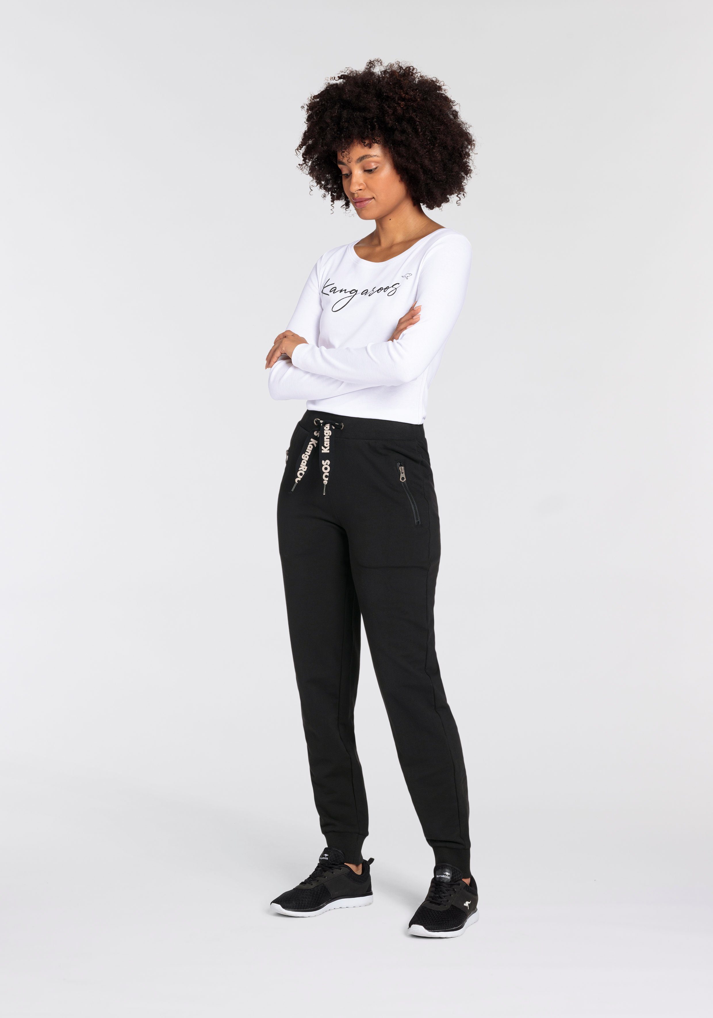 KangaROOS Joggingbroek met ritszakken en logo band