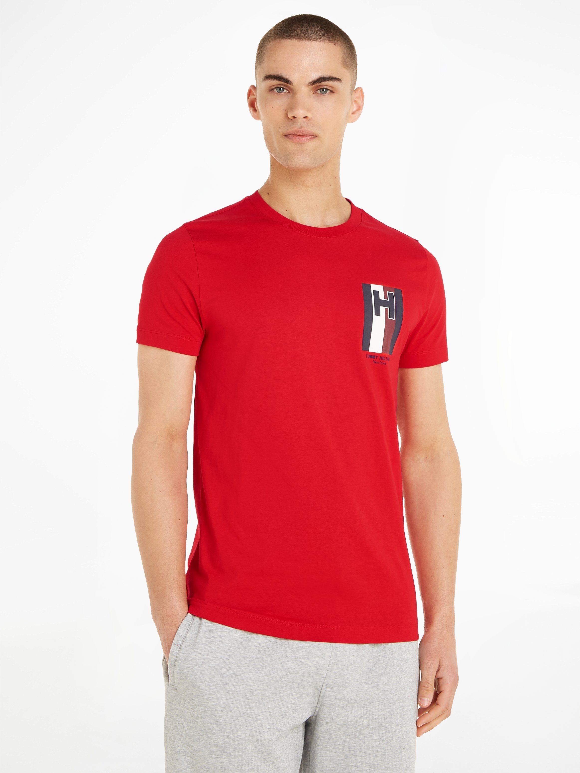 tommy hilfiger t-shirt h emblem tee met geprint logo rood