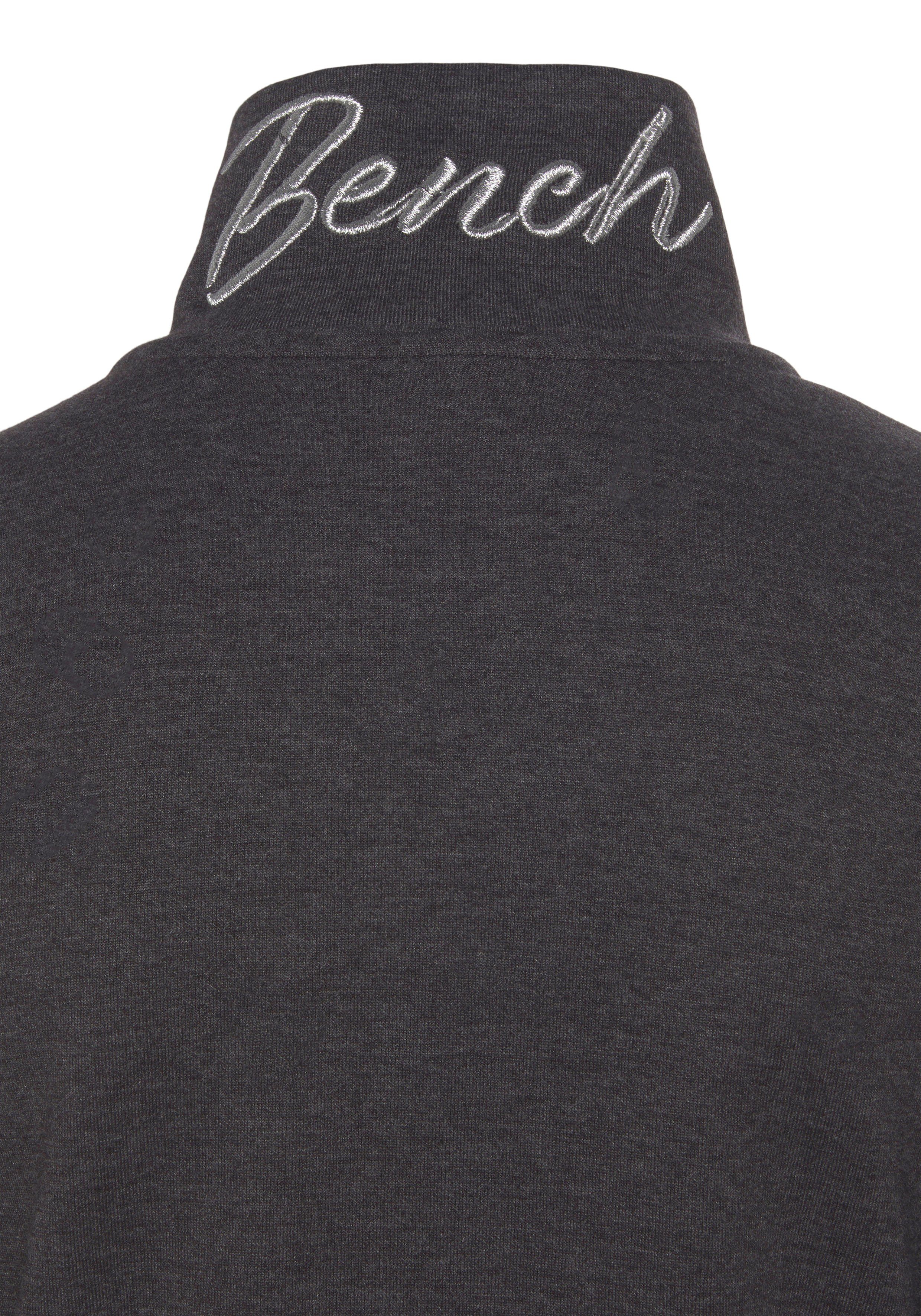 Bench. Loungewear Sweatvest lounge jas met glanzende logostiksel op de staande kraag loungewear