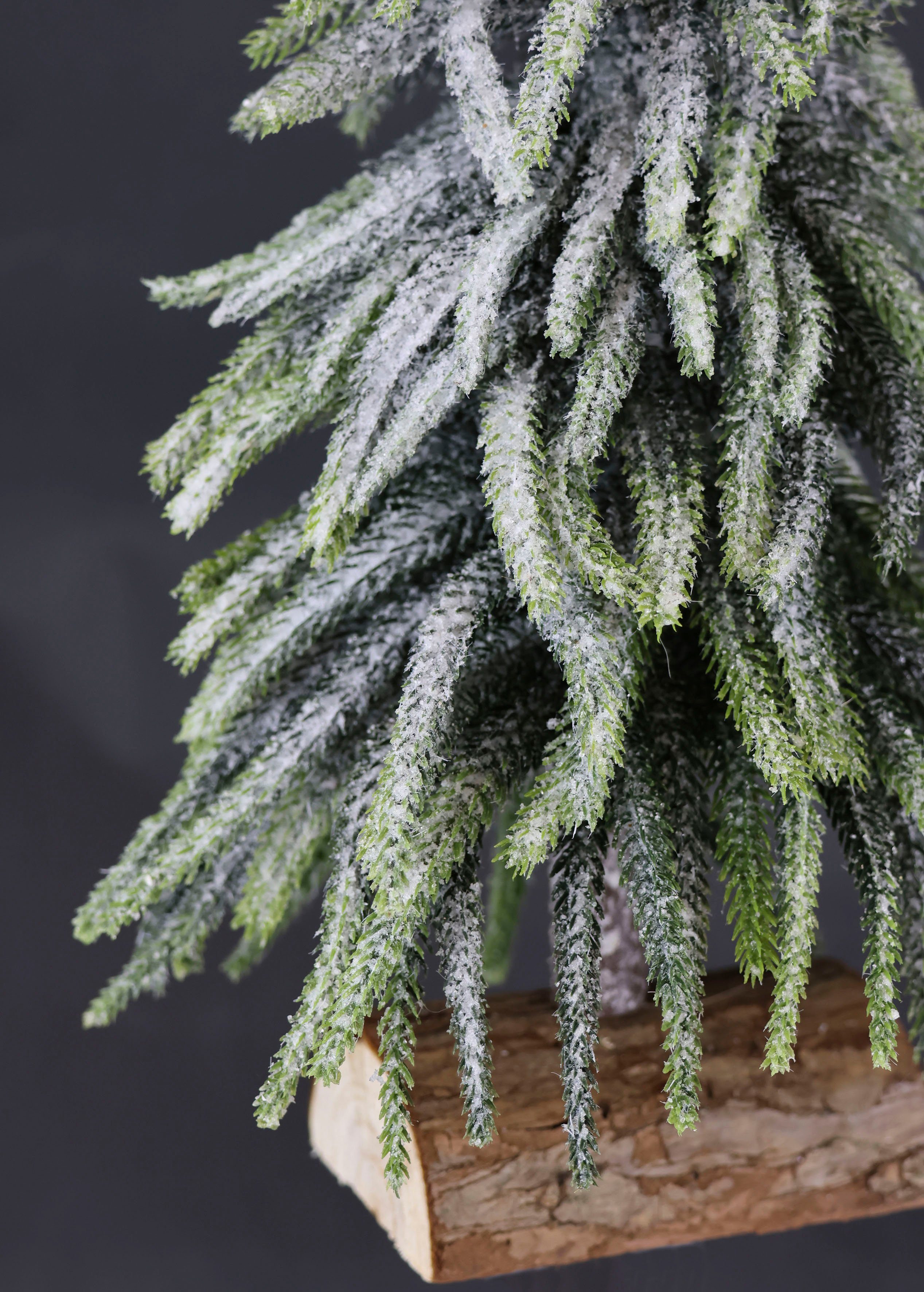 I.GE.A. Deco-boom Kerstdecoratie, kerstboom Kunstmatige mini spar met ijs op houten sokkel 32 cm (1 stuk)