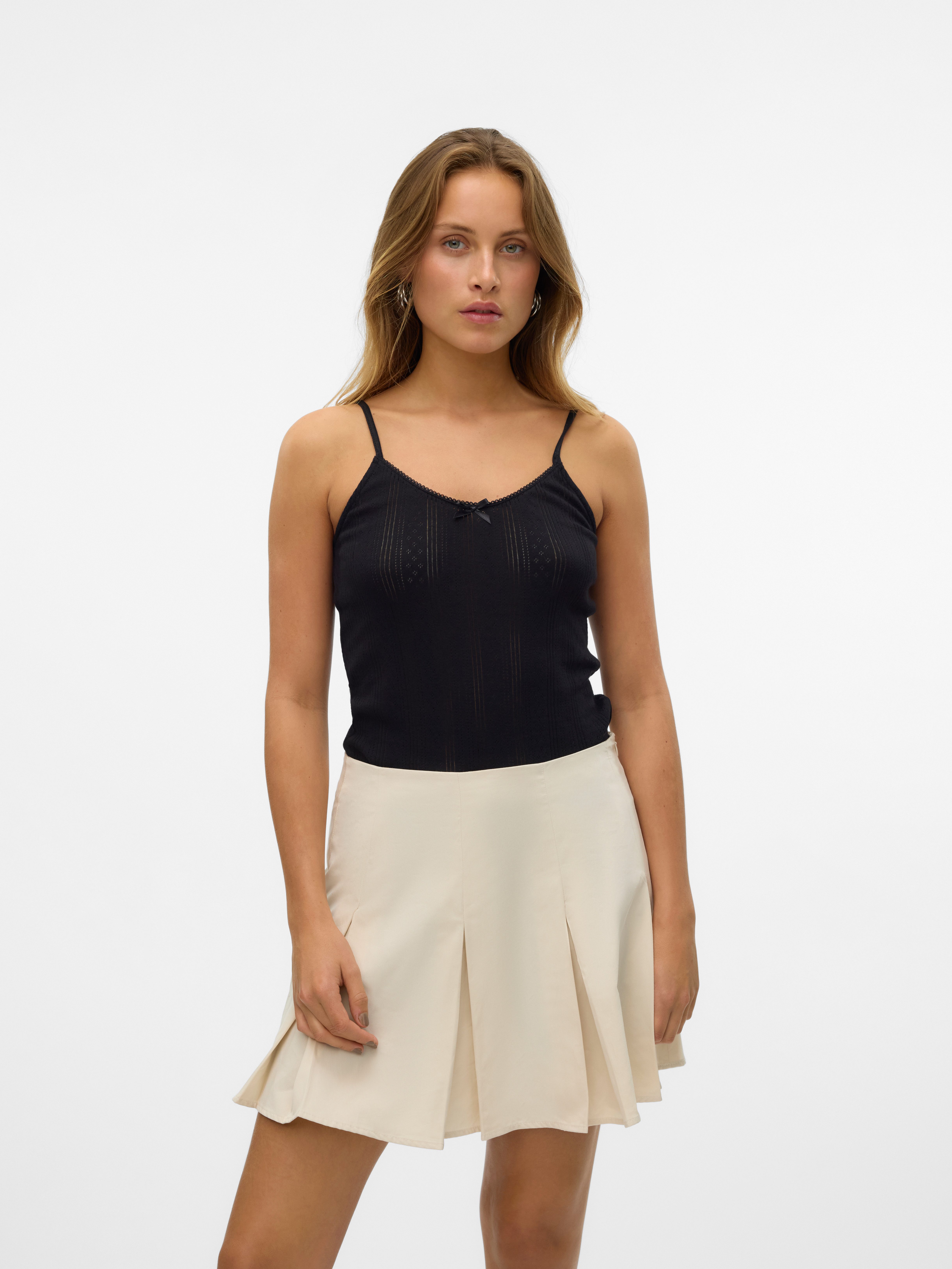Vero Moda Top VMLISA POINTELLE SINGLET TOP JRS NOOS dames tops maat M (38) zwart