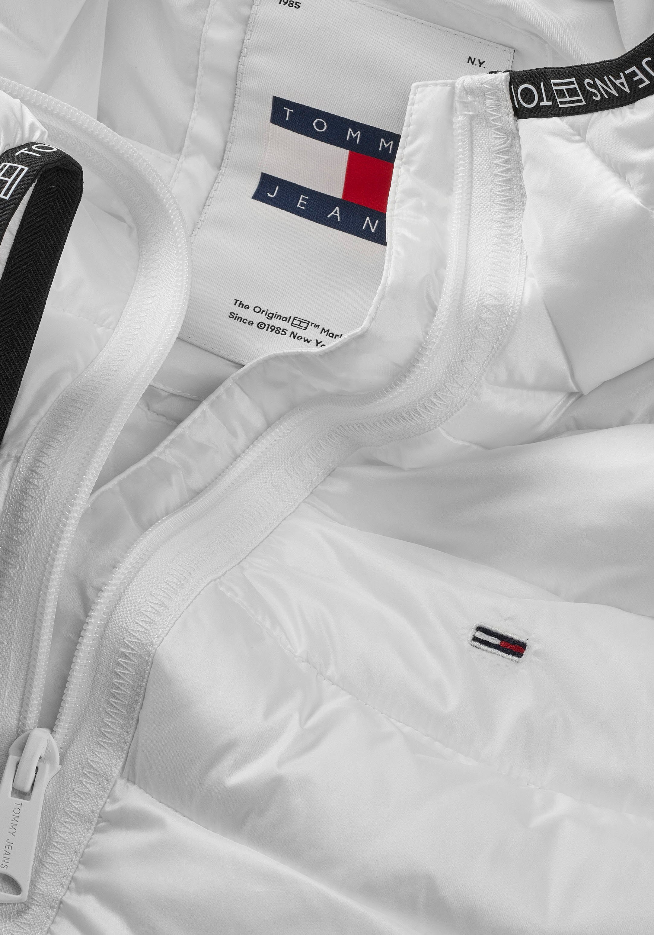 TOMMY JEANS Gewatteerde jas TJW QUILTED TAPE HOOD JACKET EXT