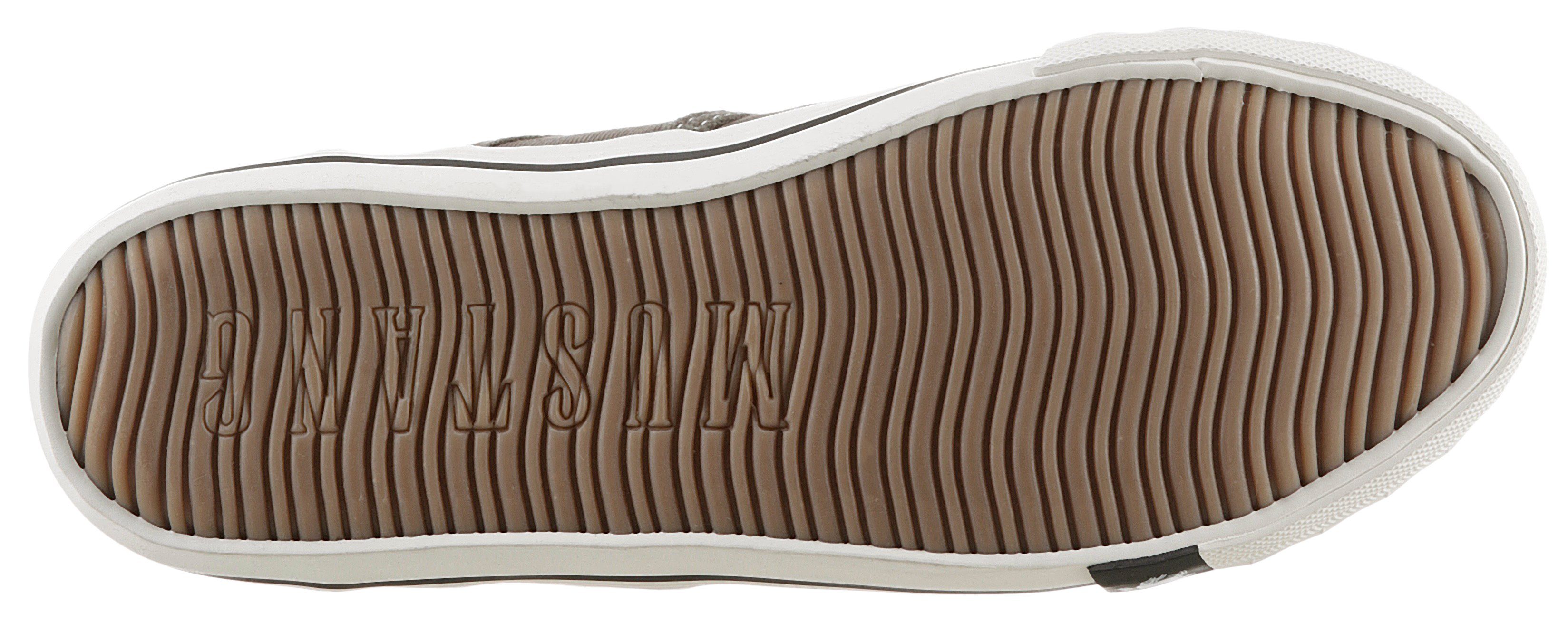 Mustang Shoes Slip-on sneakers Slippers, zomerschoenen, vrijetijdsschoenen met praktische elastische band