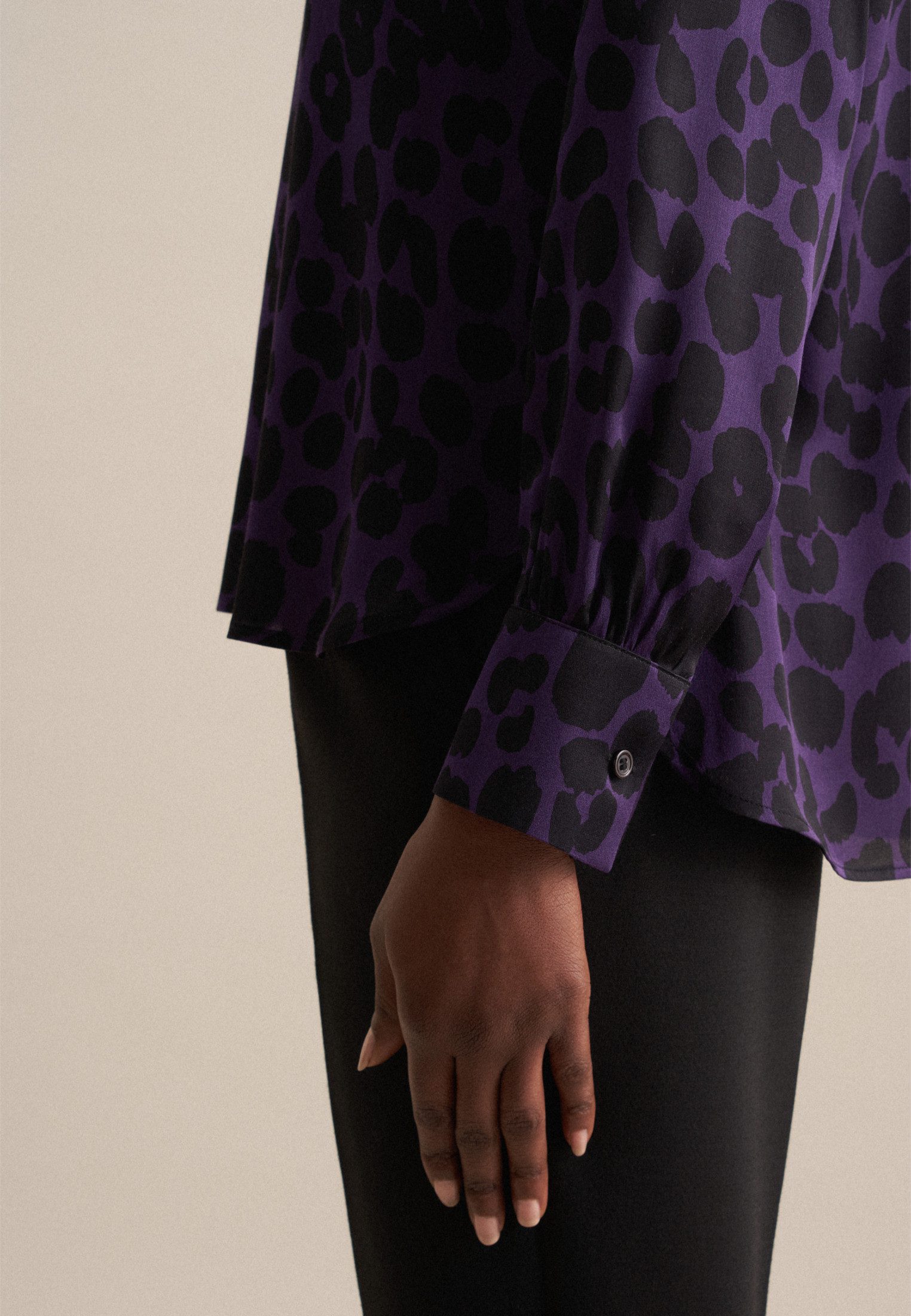 seidensticker Shirtblouse Zwarte roos Lange mouwen V-hals print