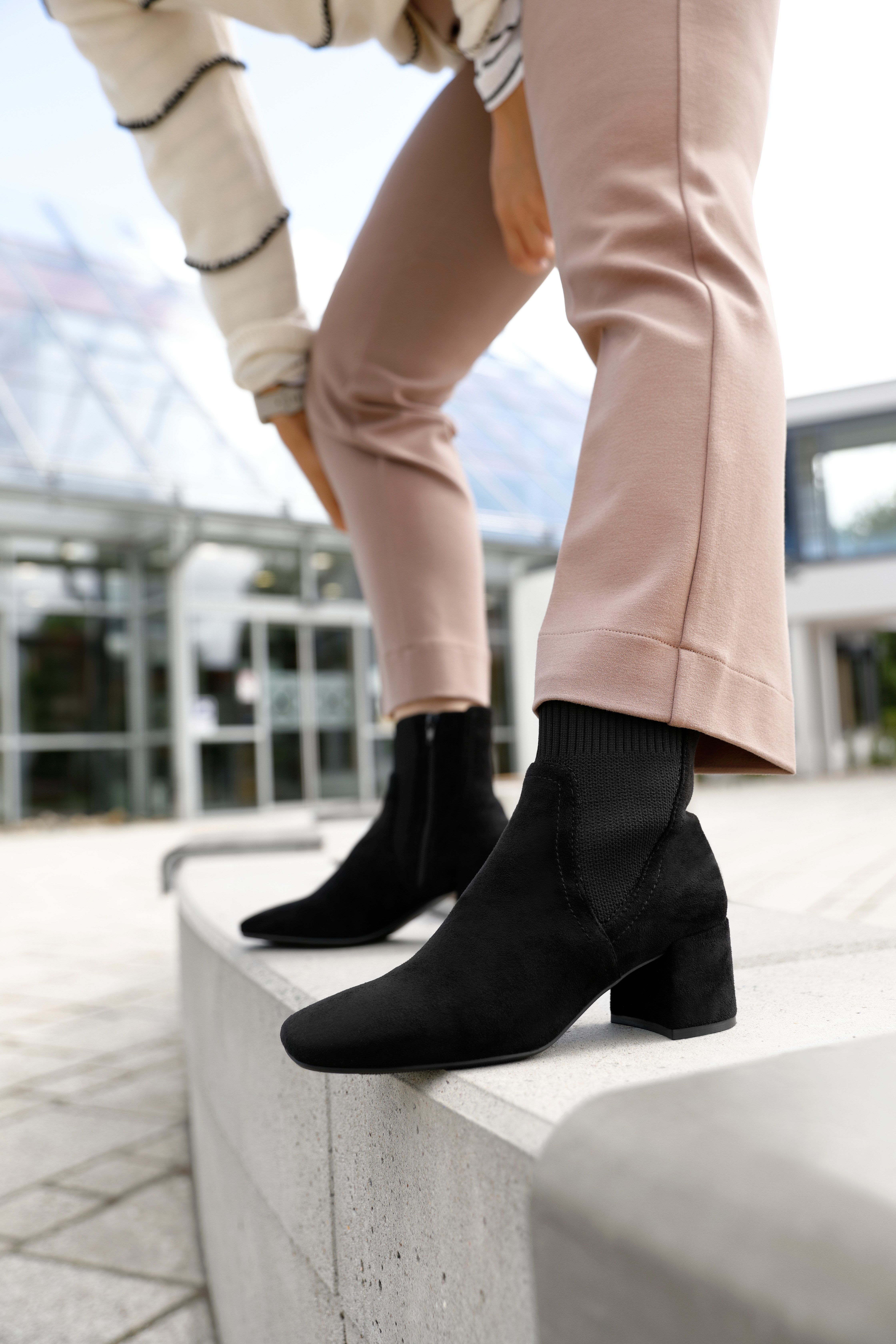 Aniston SHOES Laarsjes blokhak, vierkante vorm, met brei-inzet - nieuwe collectie