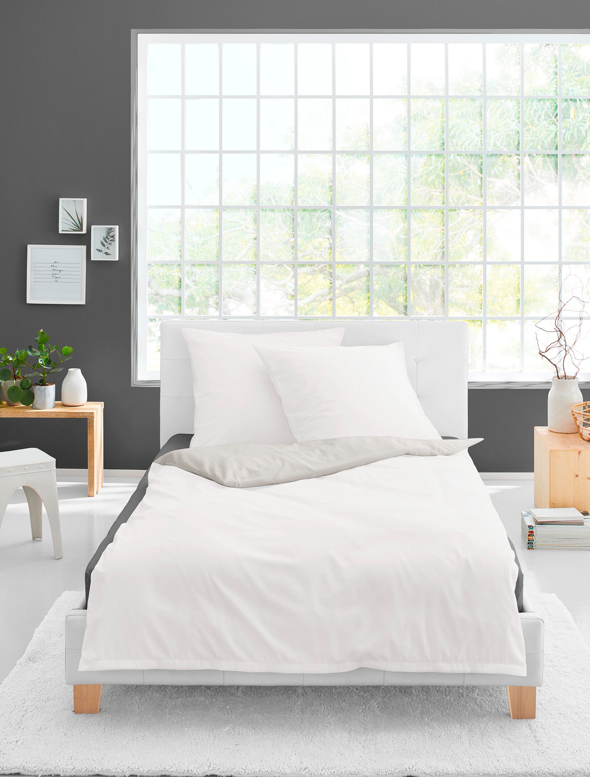 BIERBAUM Tweezijdig te gebruiken overtrekset Modern uni in mt. 135x200 of 155x220 cm Modern unidesign: Eenvoudig, elegante uitstraling voor elke slaapkamer