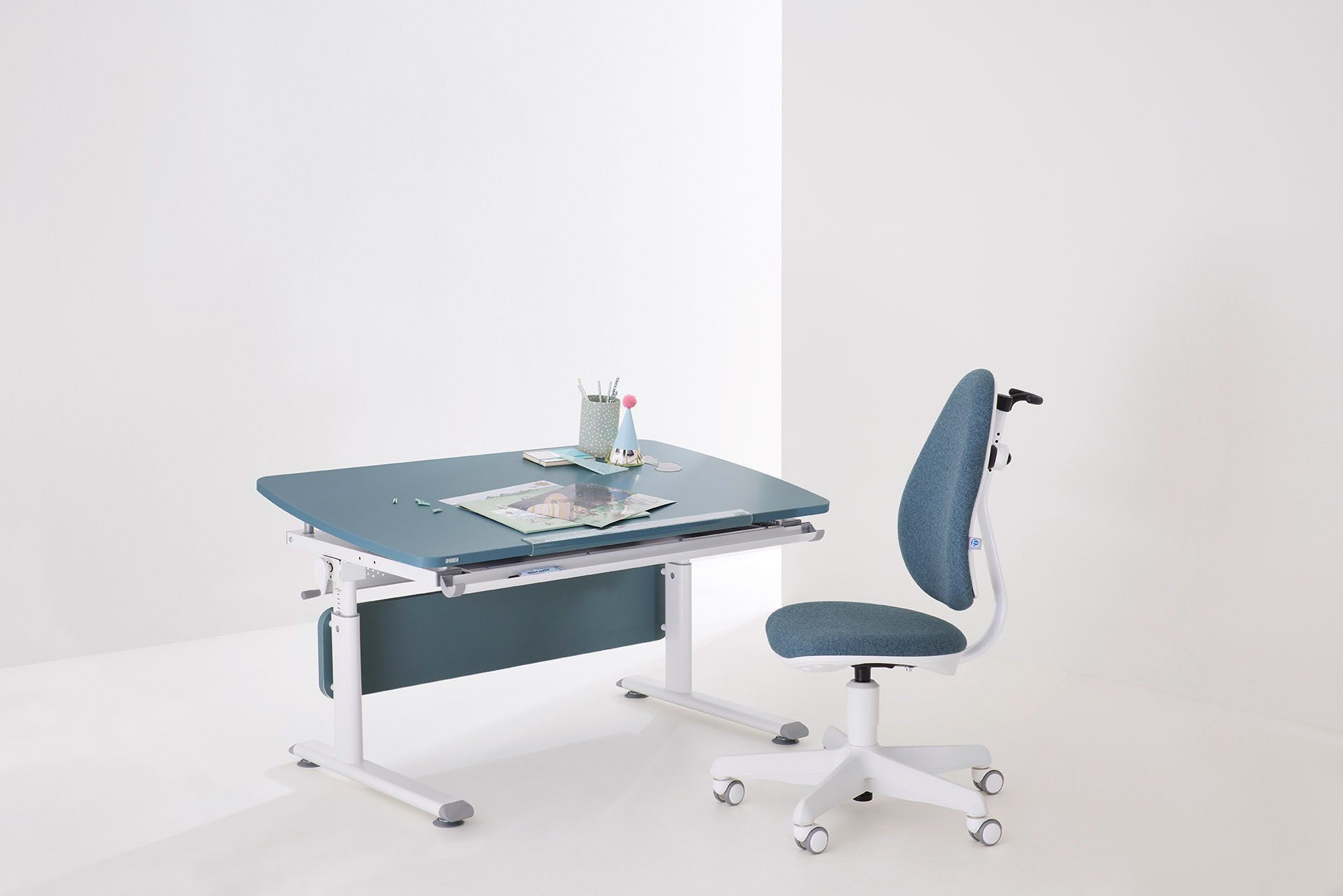 PAIDI Kinderwelten Kinderbureau DIEGO CURVED, leerlingbureau, meegroeiend, ergonomisch stappenloos in hoogte verstelbaar, tafelblad kantelbaar