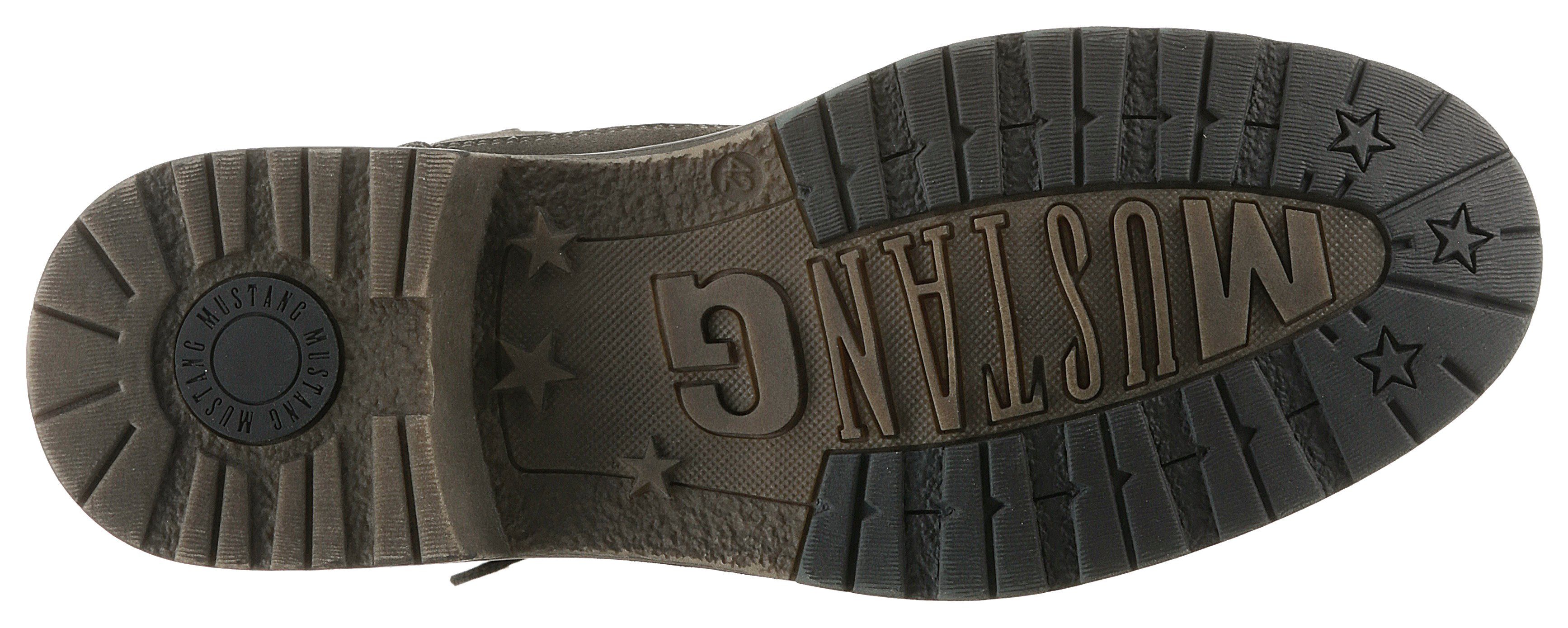 Mustang Shoes Hoge veterschoenen met zijrits voor gemakkelijker instappen