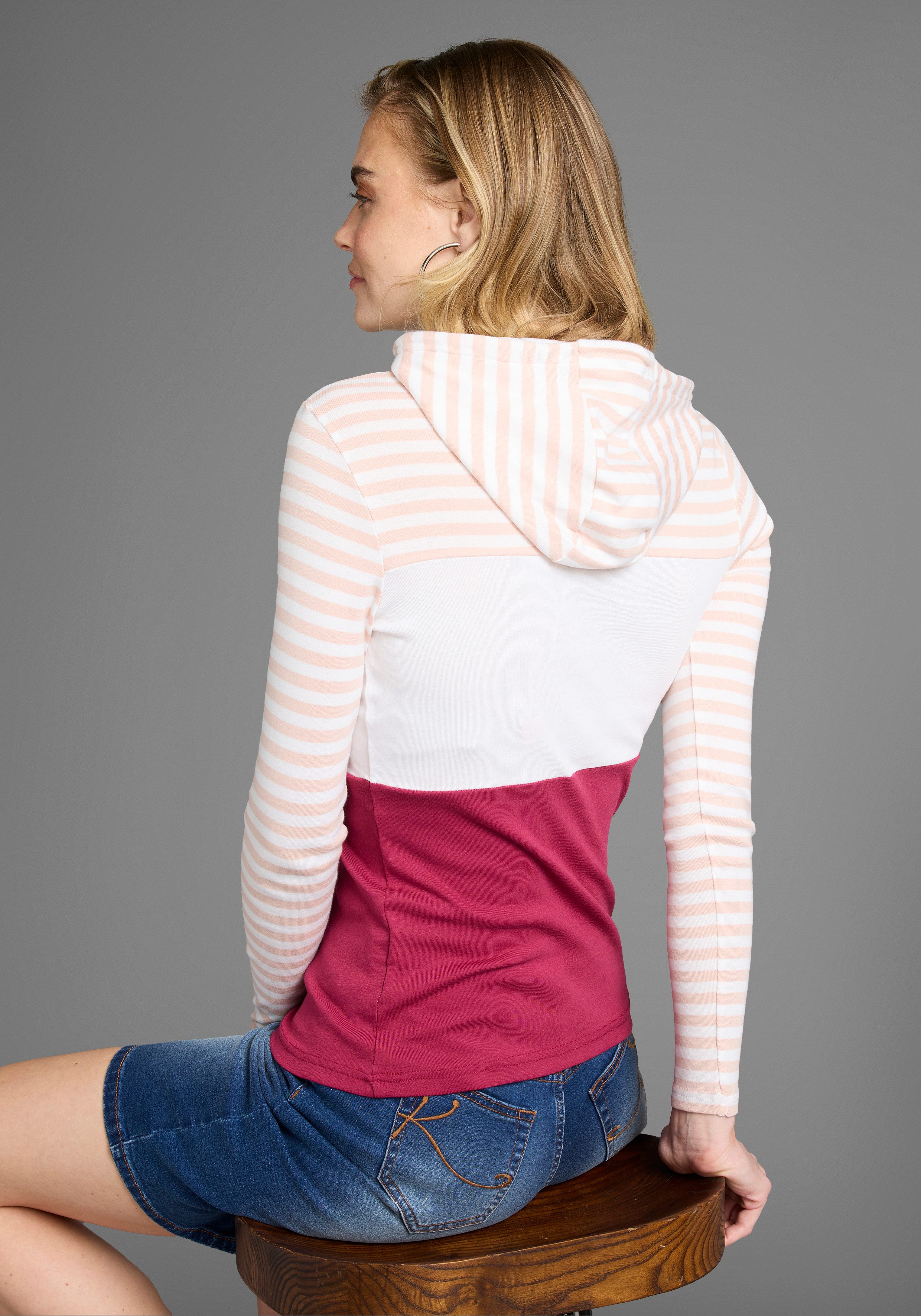 KangaROOS Capuchonshirt Lange mouwen, zeer figuurvolgend, met colourblocking-look