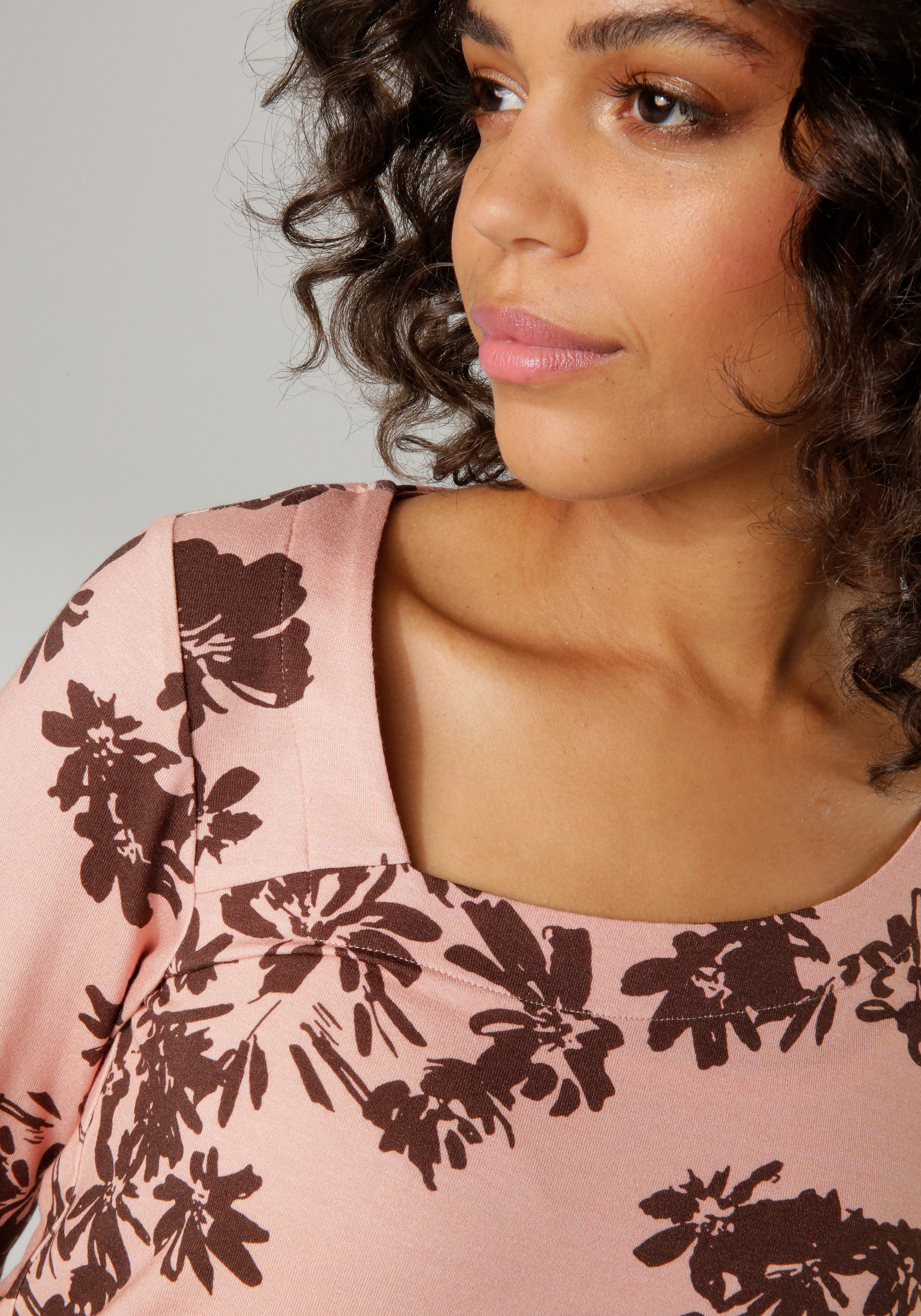 Aniston CASUAL Shirt met lange mouwen met asymmetrische ronde halslijn