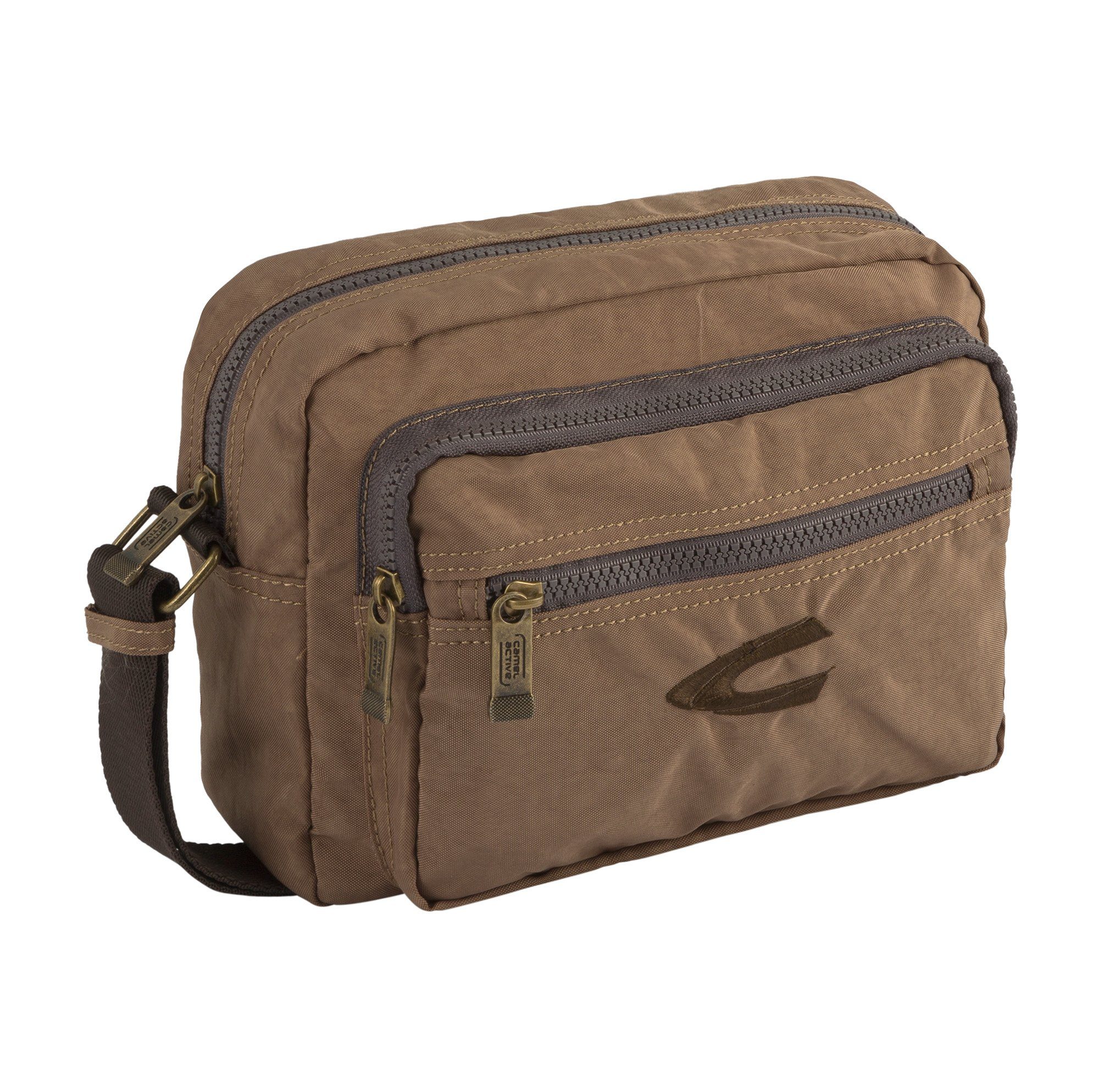 camel active Schoudertas Journey van licht robuust nylon, functioneel perfect voor alle levensomstandigheden heren schoudertassen beige