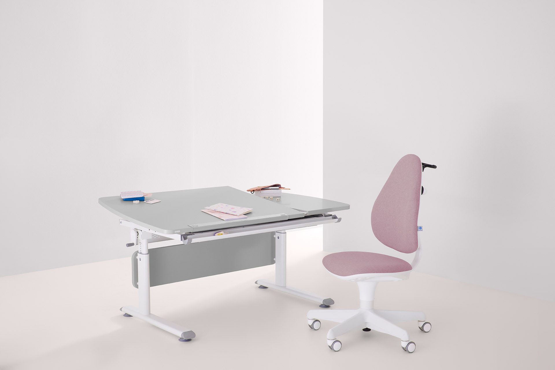 PAIDI Kinderwelten Kinderbureau DIEGO CURVED GT, leerlingbureau, ergonomisch, meegroeiend stappenloos in hoogte verstelbaar, gedeeld tafelblad