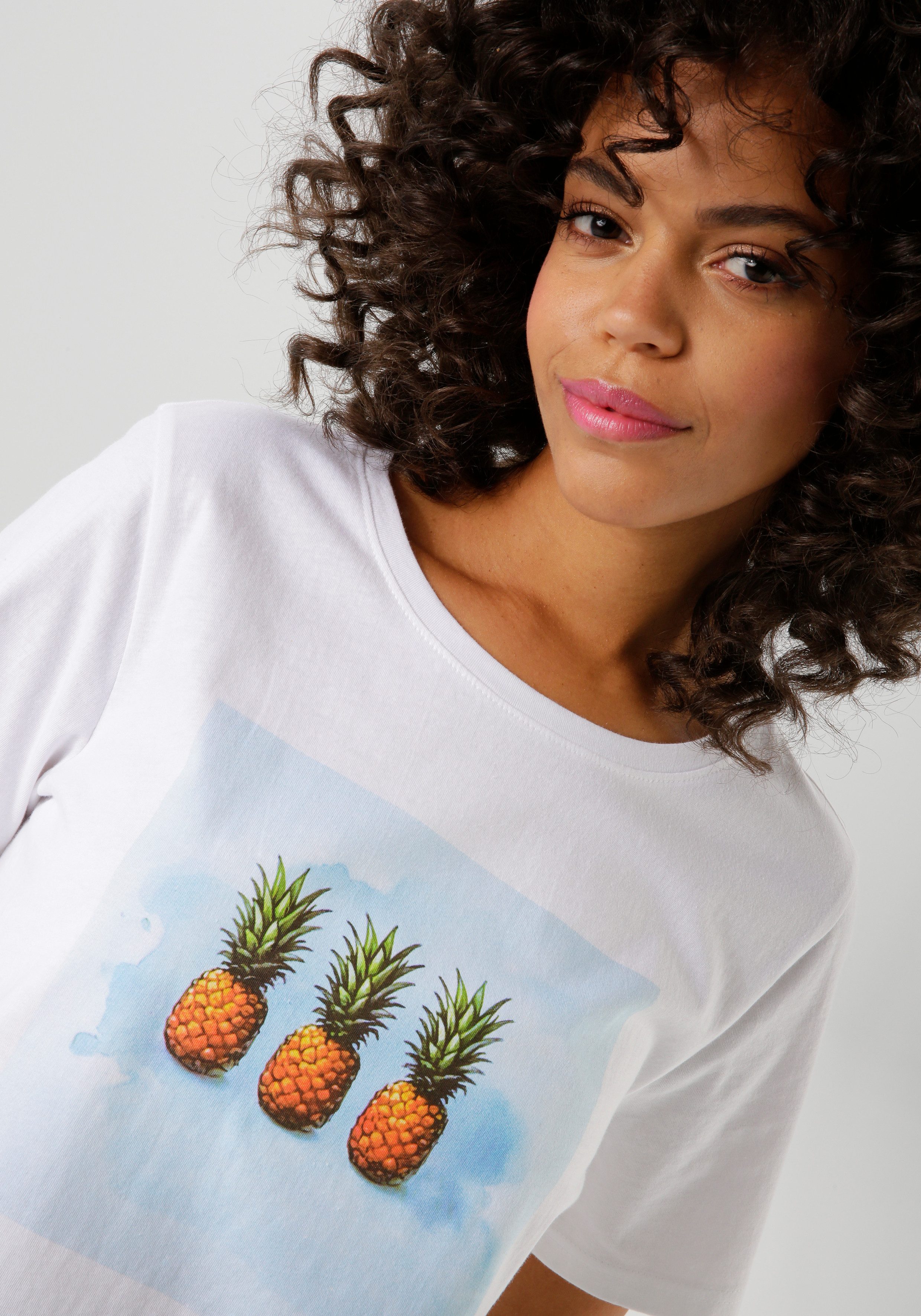 Aniston CASUAL T-shirt met tropische ananas frontprint - nieuwe collectie