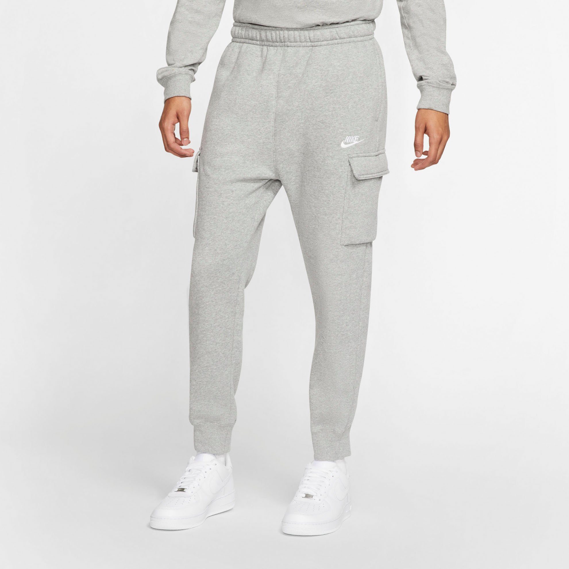nike sportswear joggingbroek club fleece men's cargo pants grijs