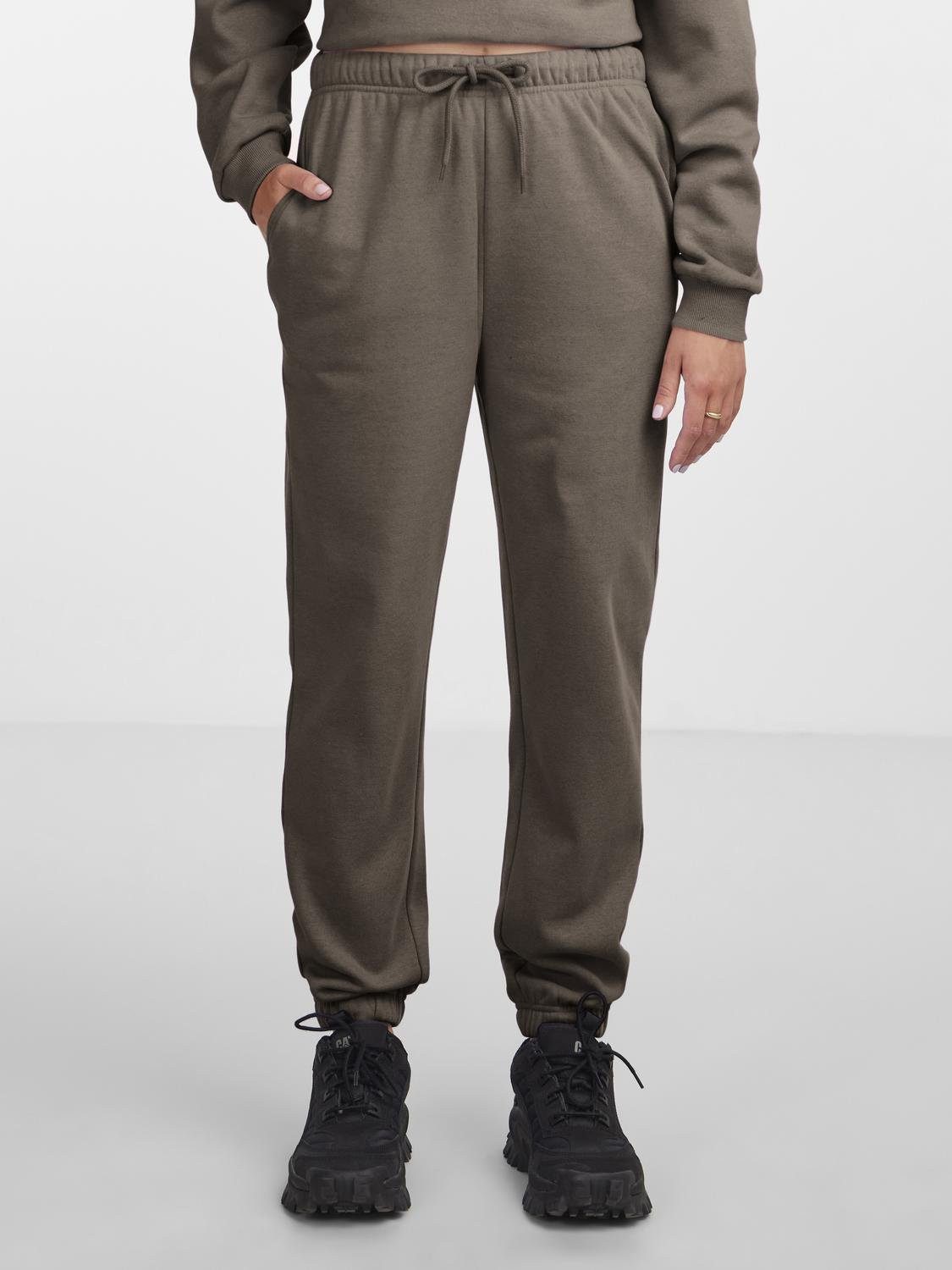 pieces Joggingbroek PCCHILLI HW SWEAT PANTS NOOS BC dames joggingbroeken maat XS (34) bruin
