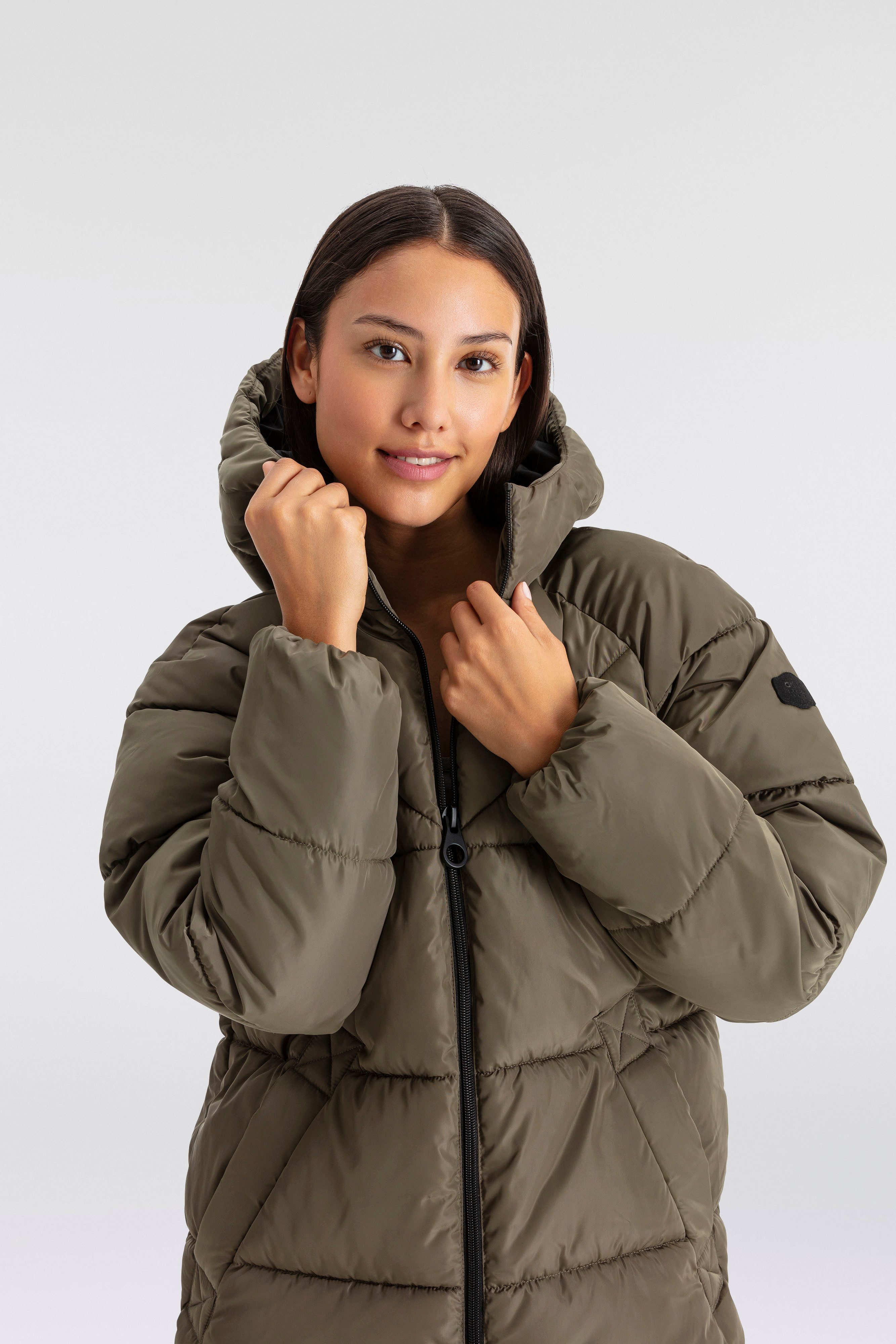 Only Gewatteerde jas ONLAMAND LONG PUFFER COAT CS OTW met capuchon en praktische 2-weg rits