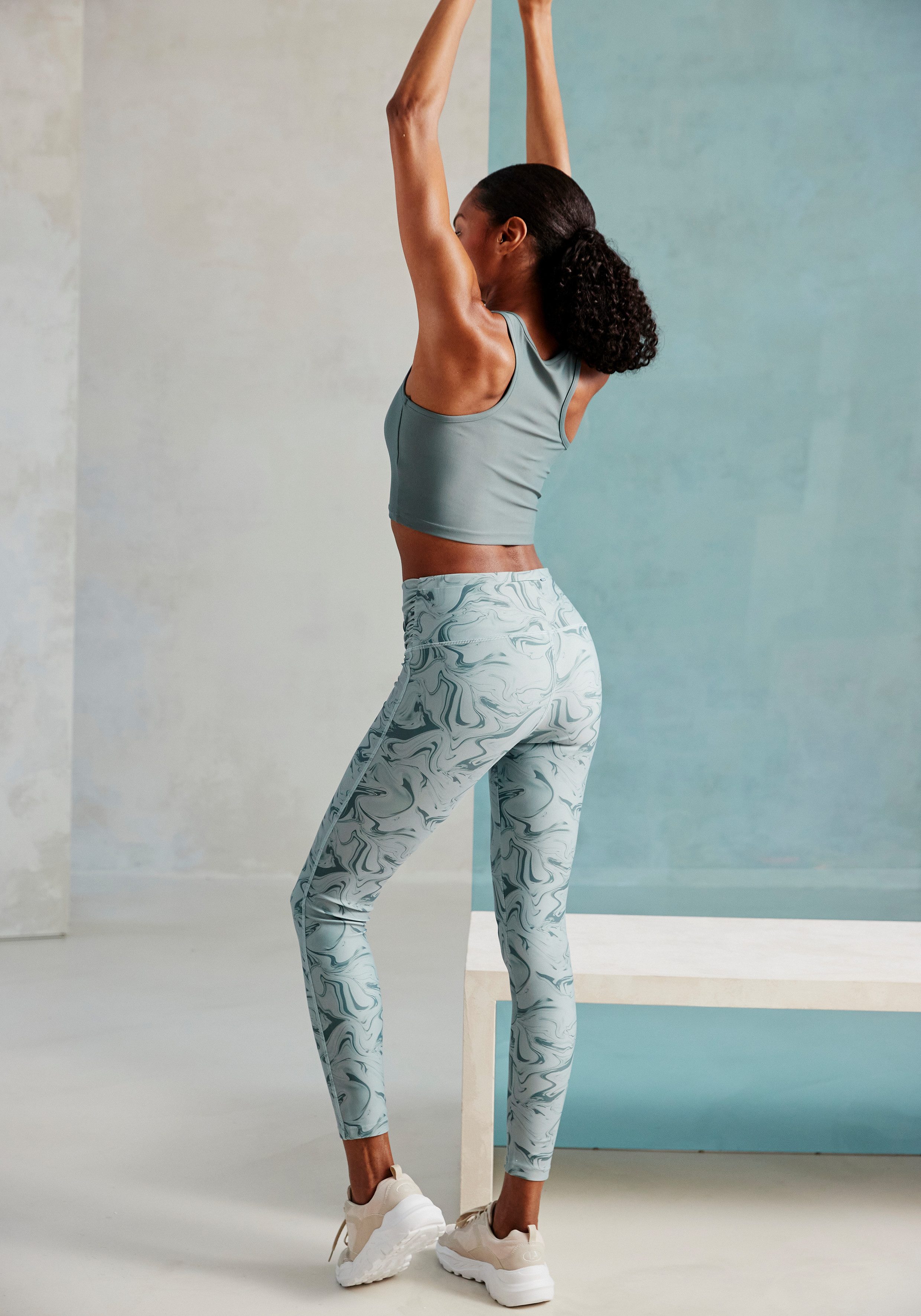 active by Lascana Functionele legging -Sportleggings Sportleggings met allover print