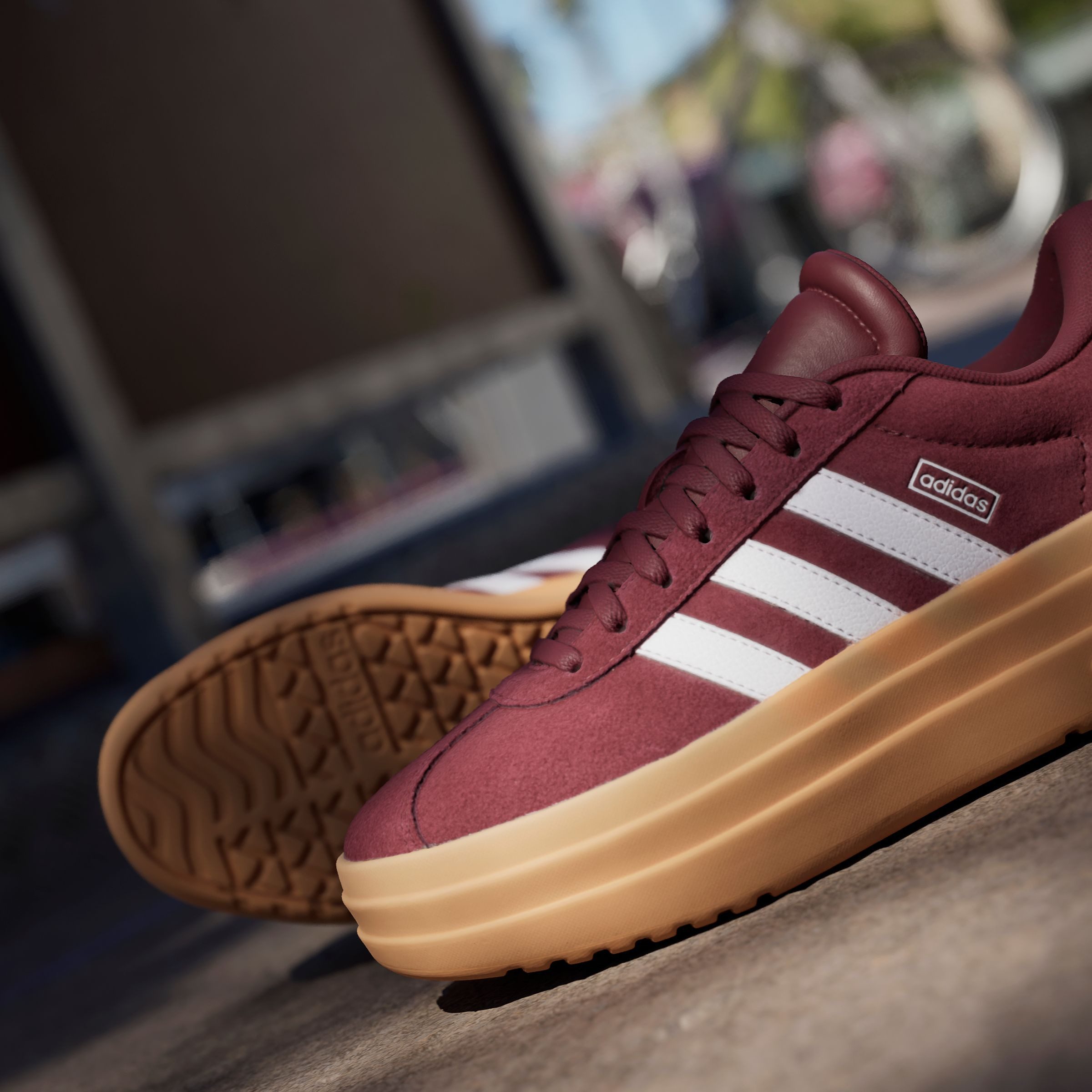 adidas Sportswear Plateausneakers Design in de voetsporen van de adidas Gazelle Bold