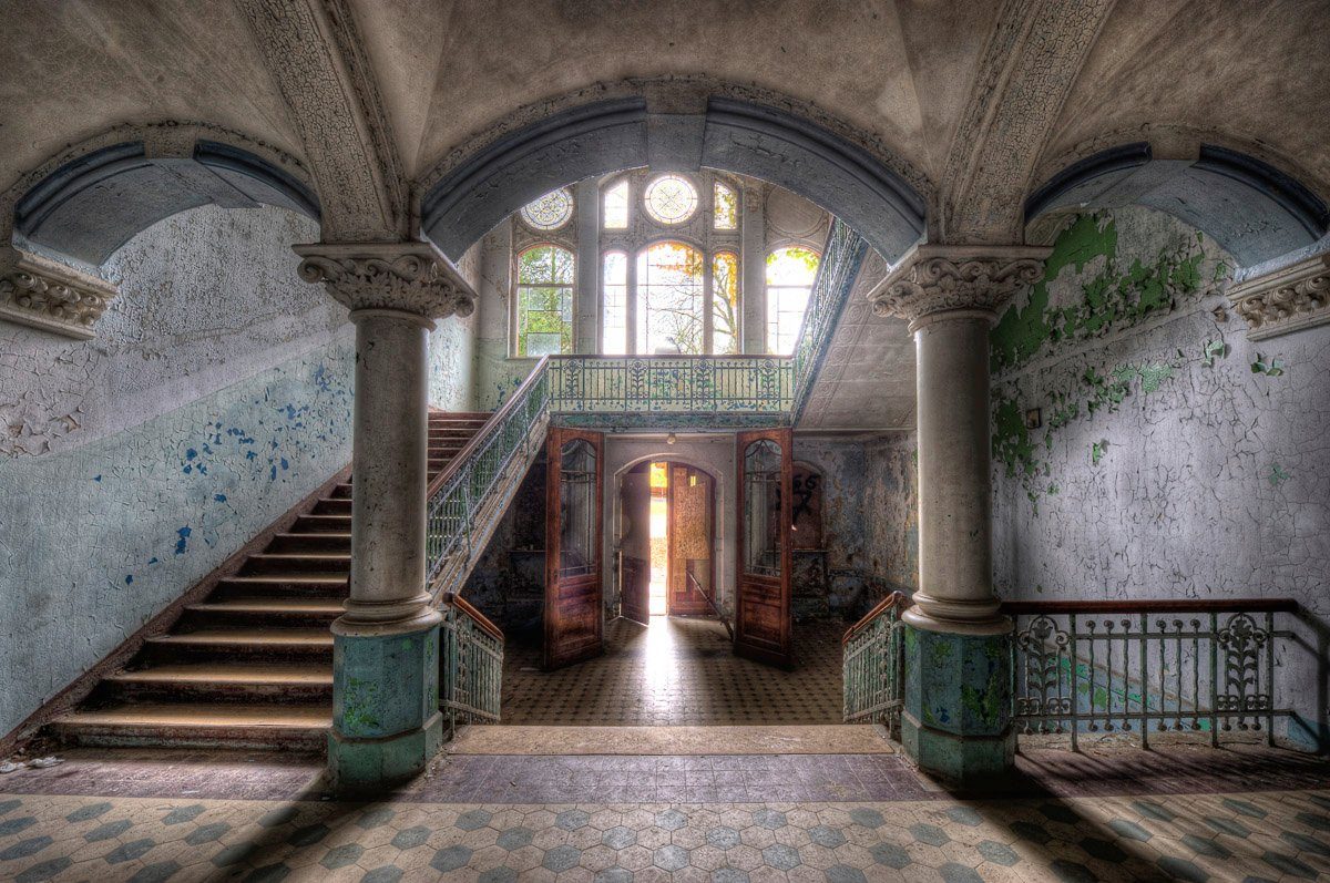 Papermoon Fotobehang Lost Space Beelitz