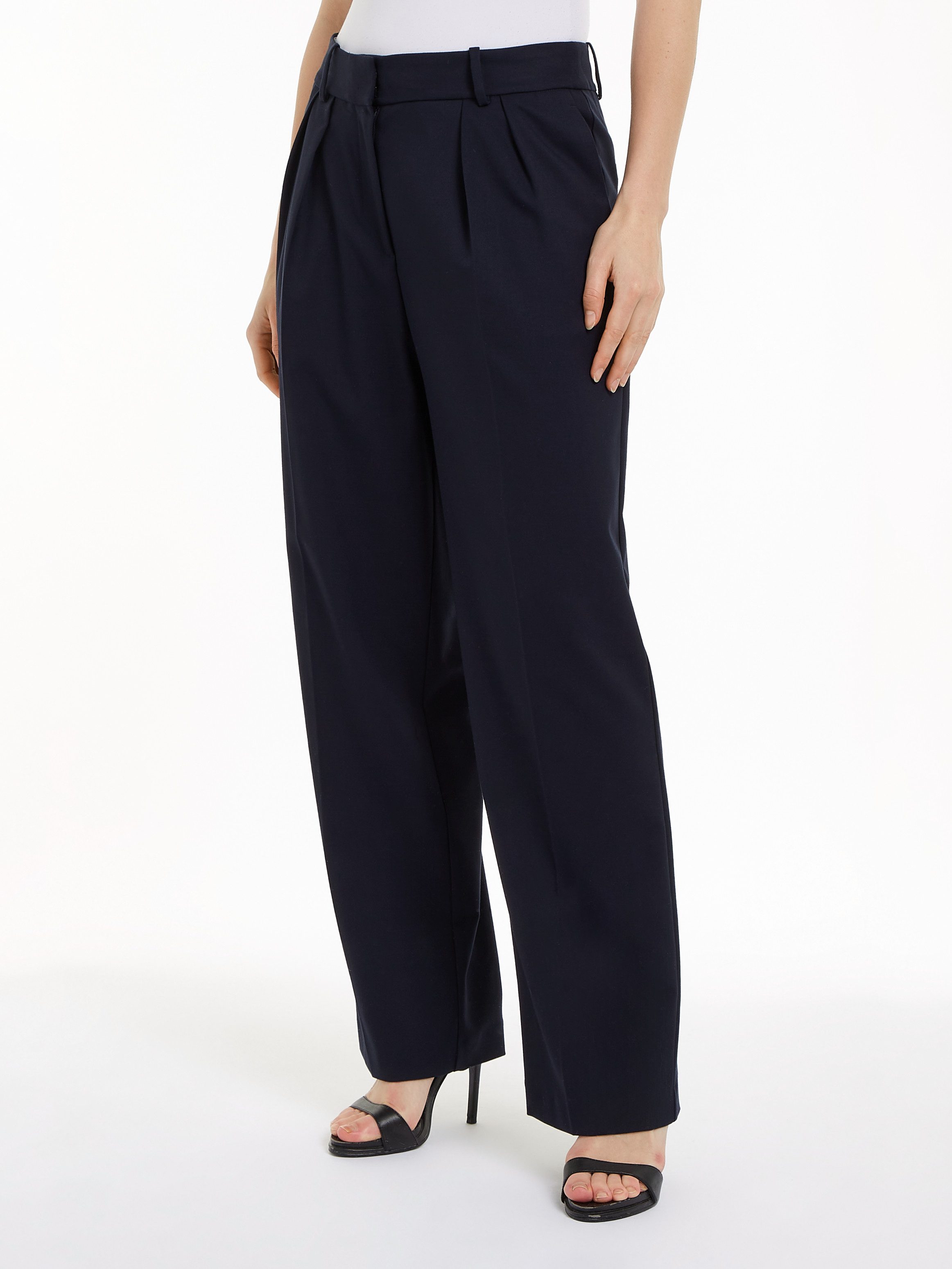 Tommy Hilfiger Geweven broek MD CORE RELAXED STRAIGHT PANT met logo-stiksel op de achterkant