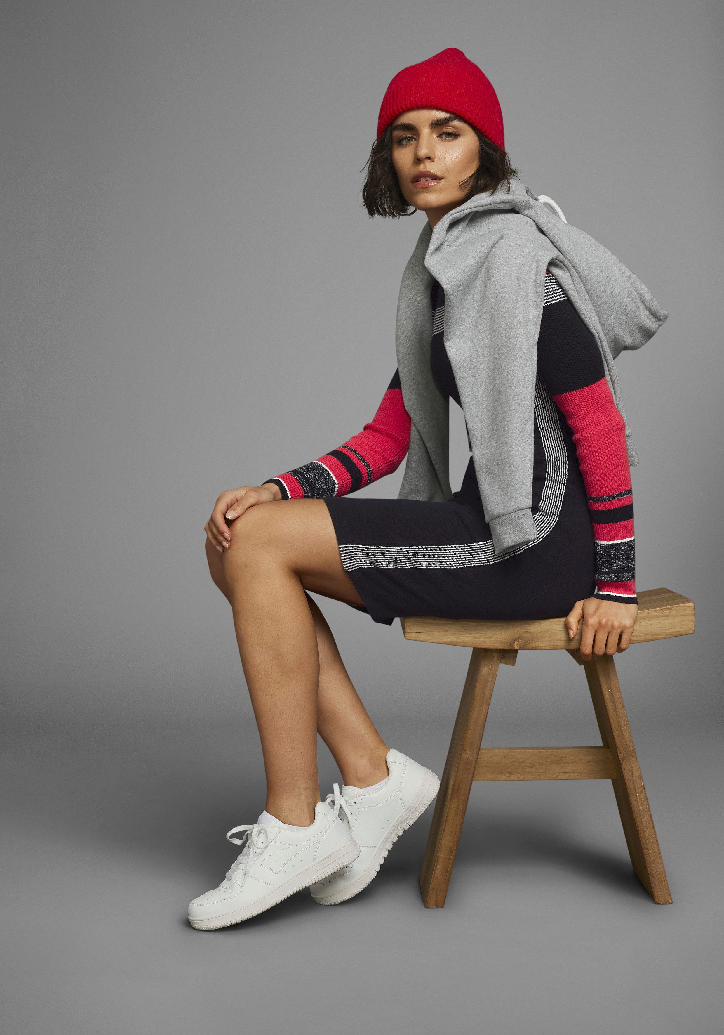 KangaROOS Gebreide jurk figuurvolgend, lang, sportieve look, van katoenmix, lange mouwen